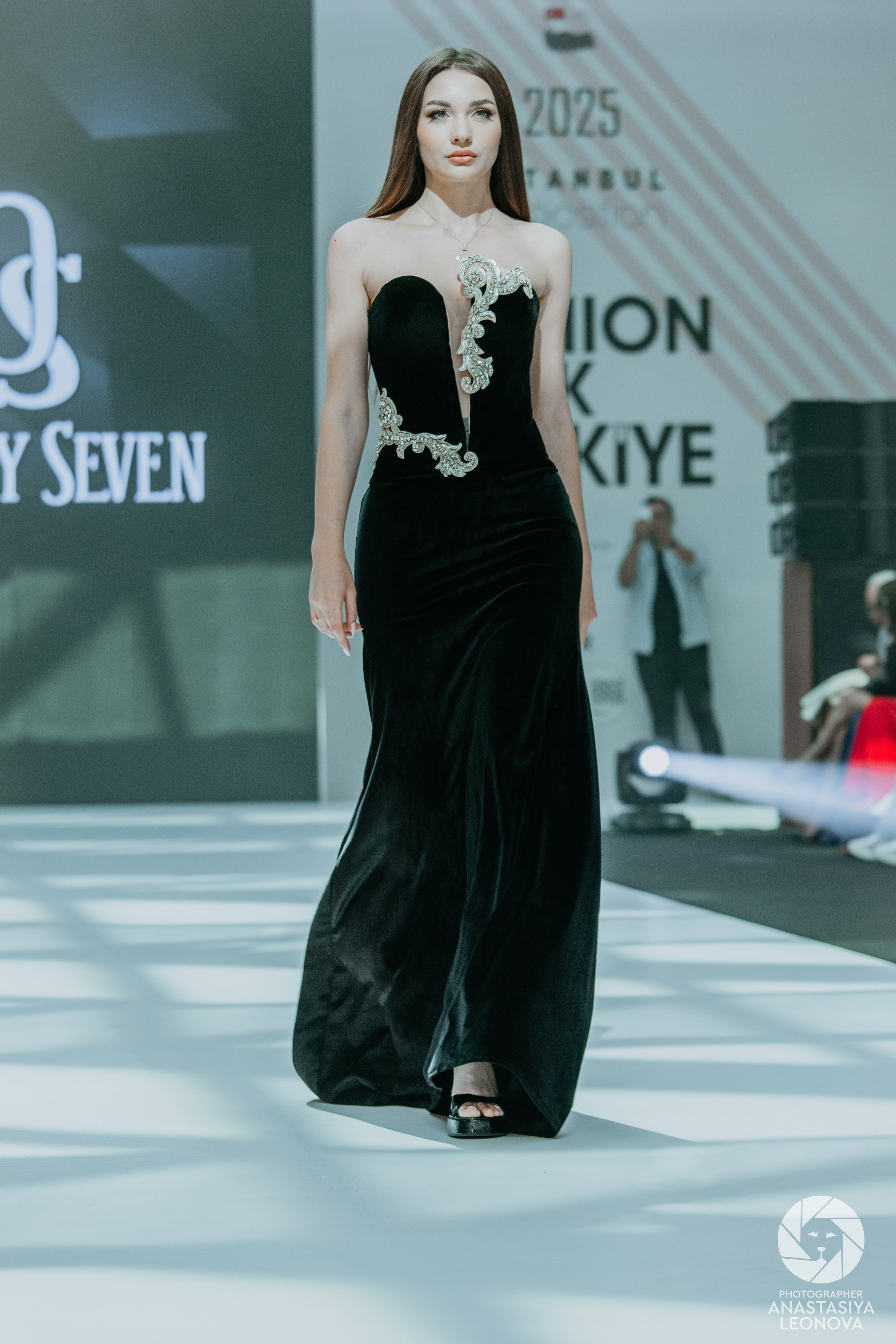 Fashion Week Türkiye [spring, 2025]. Anastasia Leonowa