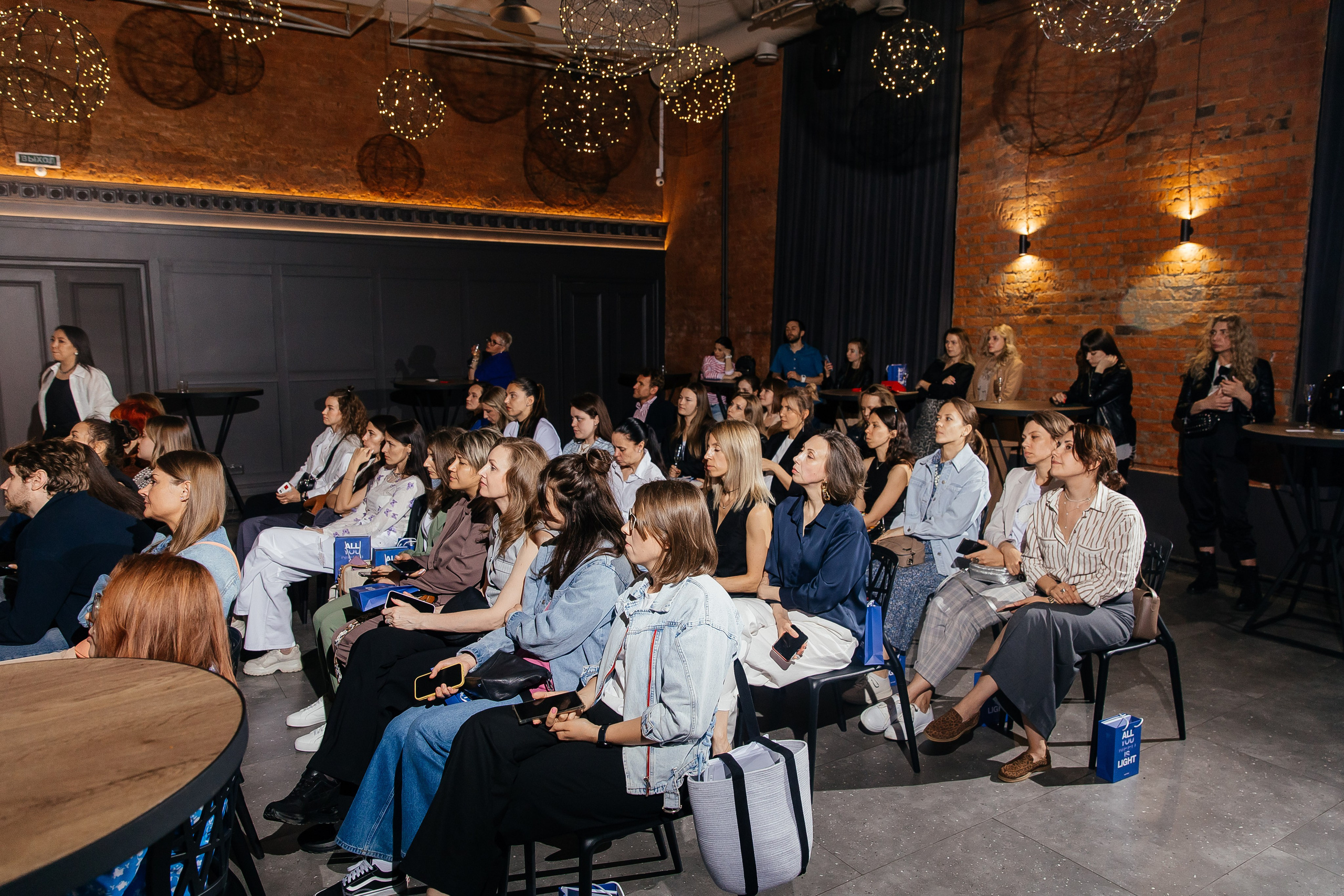 Презентация новинок систем света Maytoni в One way loft. Фотограф в Красноярске Надежда Воскресенская