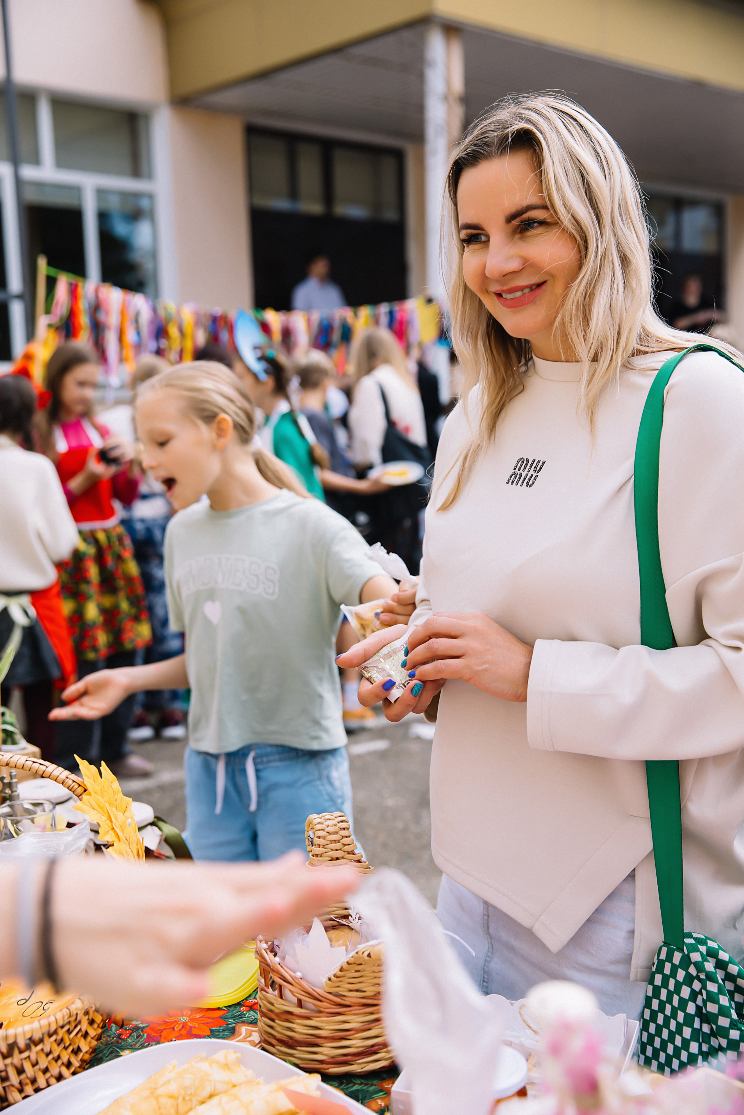 Школьная ярмарка Лицей№ 4. Фотограф и Видеограф в Краснодаре Юлия Солодченко