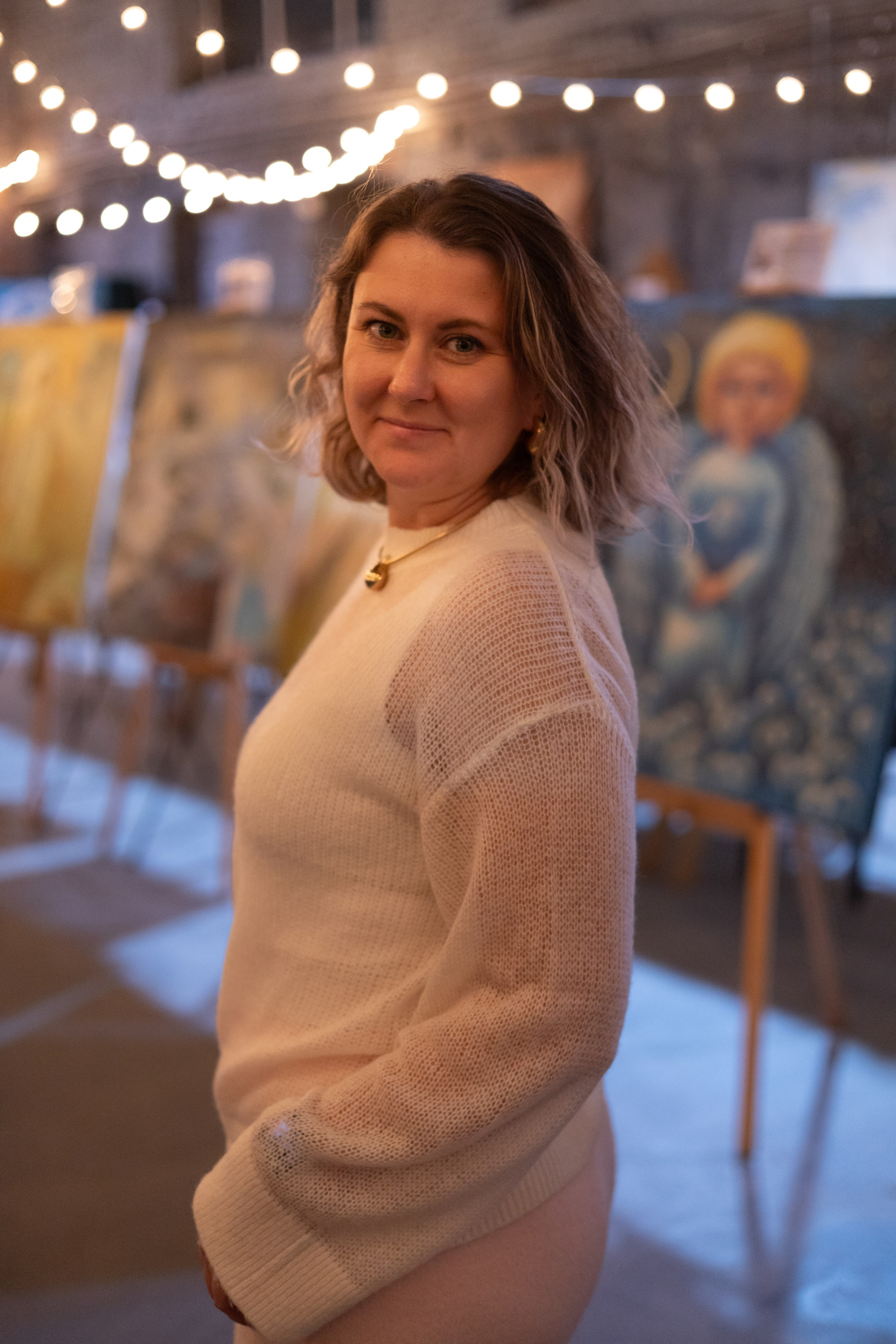 Выставка «АНГЕЛЫ МИРА». Фотограф Красноярск съемки лавстори, фотосессия в студии, портретная съемка, творческие фотосессии