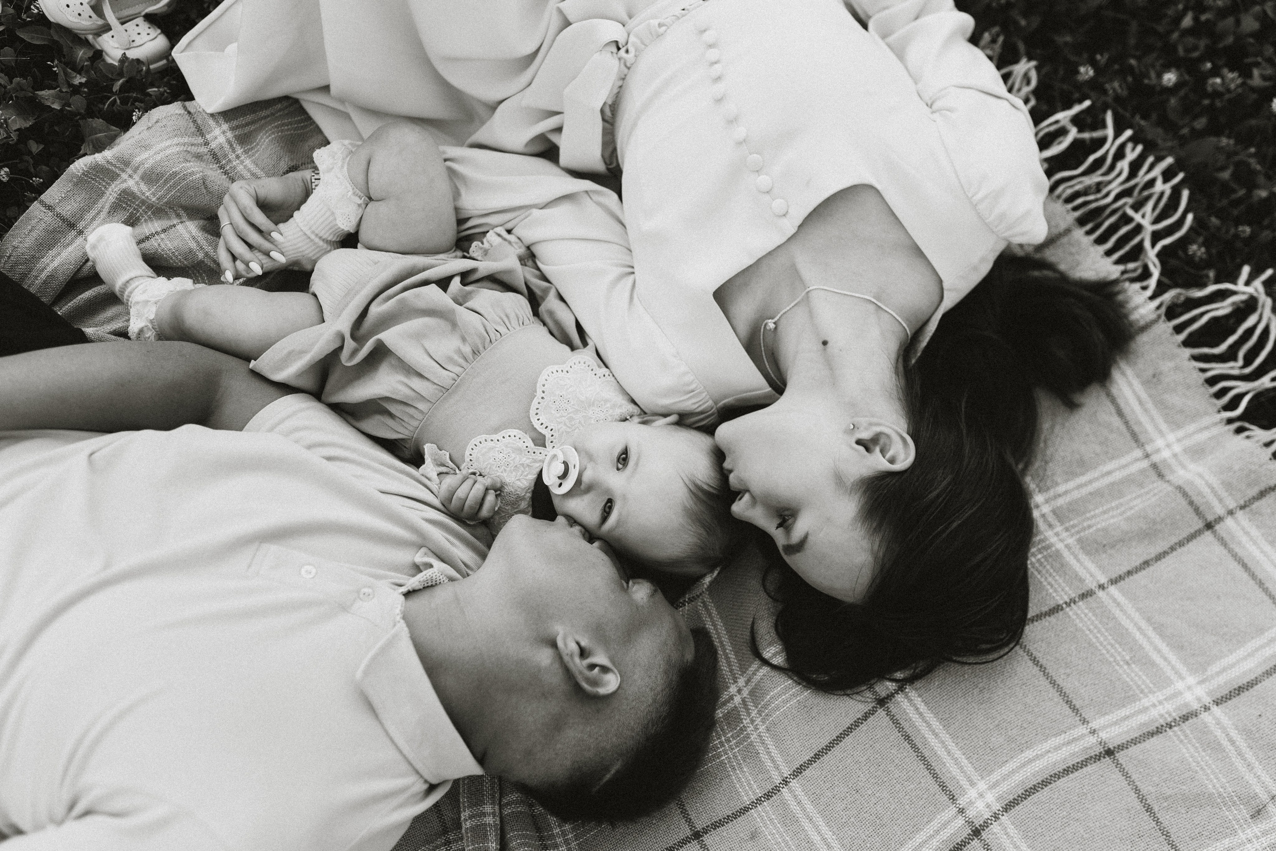 Семейная фотосессия летом в городе. Семейный фотограф Екатеринбург Черепанова Олеся