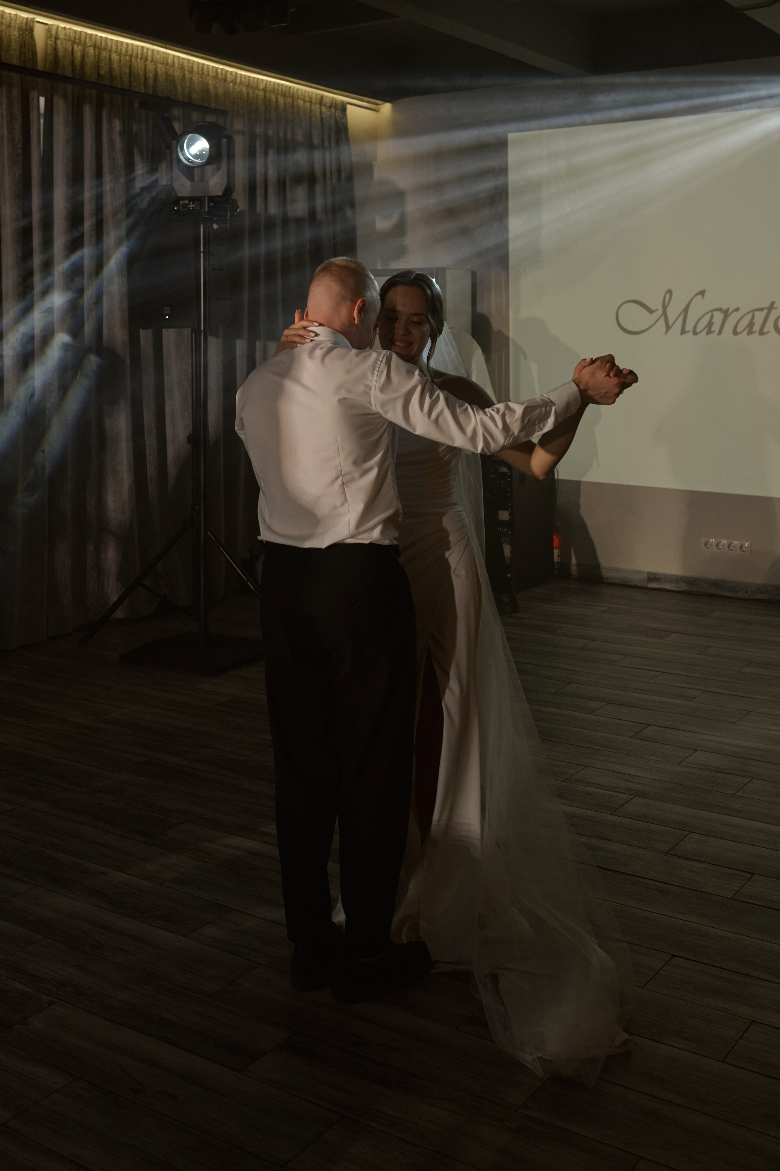 Марат и Карина — Ресторан «Dieci». Свадебный фотограф Екатеринбург/Челябинск — Любовь Волохова