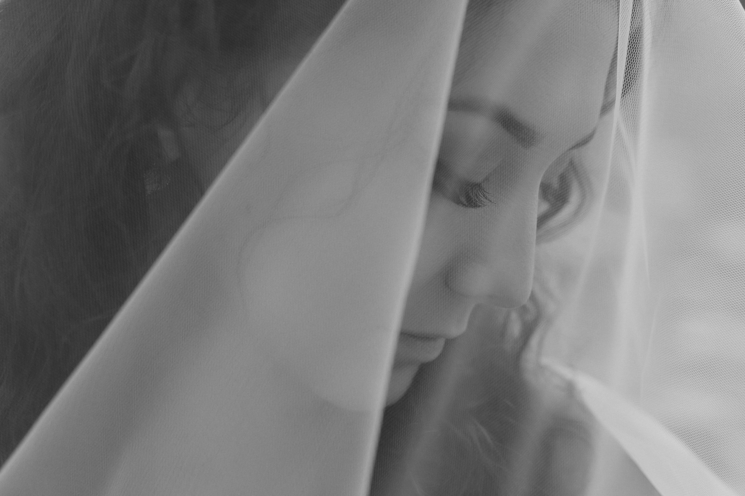 Свадебная фотосессия на набережной Москвы реки. Фото Радости. Свадебный и семейный фотограф в Москве Юлия Самойлова