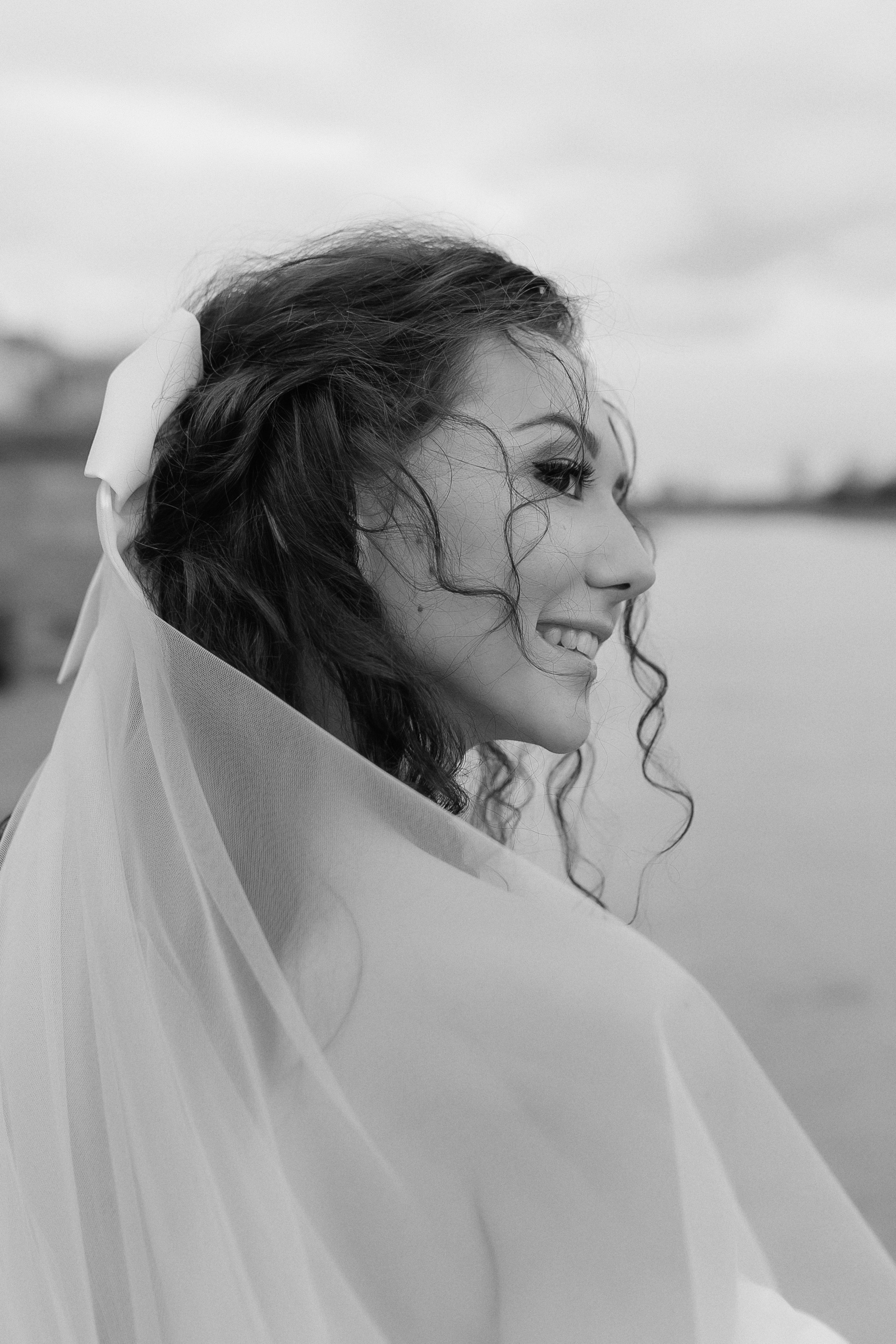 Свадебная фотосессия на набережной Москвы реки. Фото Радости. Свадебный и семейный фотограф в Москве Юлия Самойлова