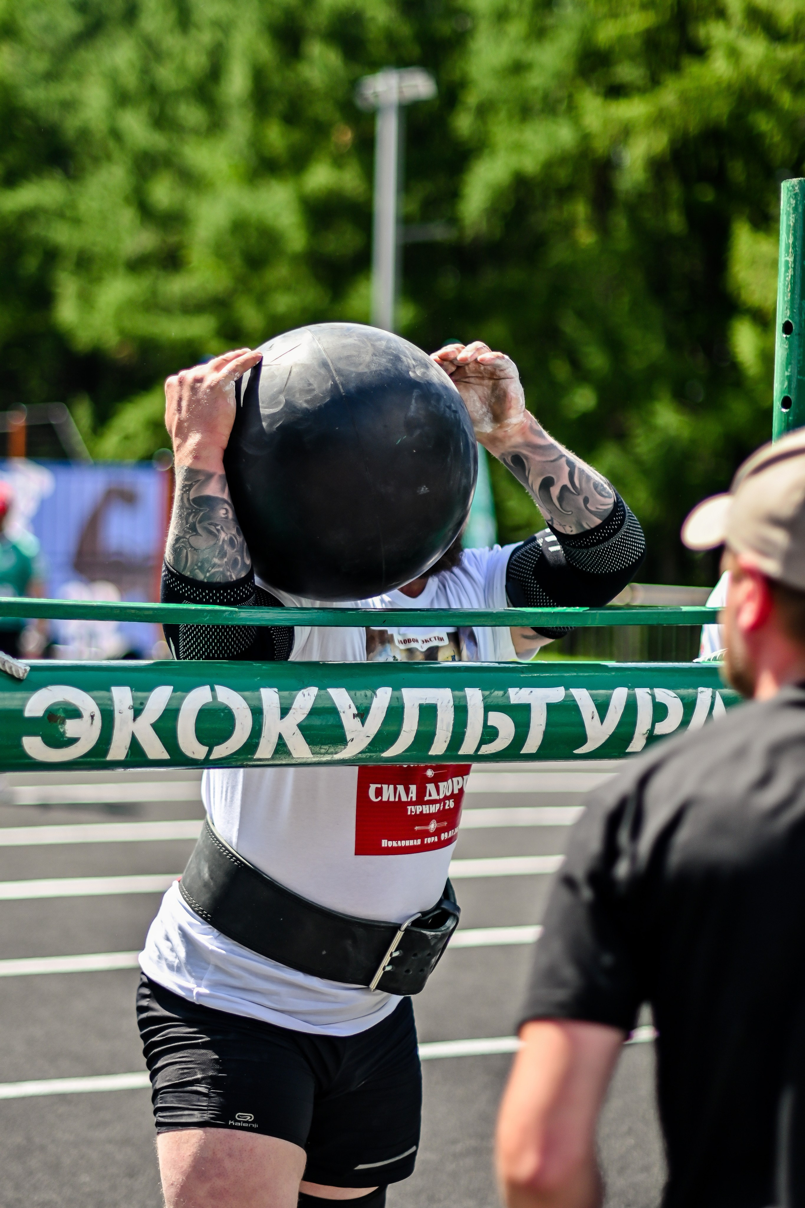 СТРОНГ. Фотограф для бизнесконтента, репортажей и семейного альбома в Москве