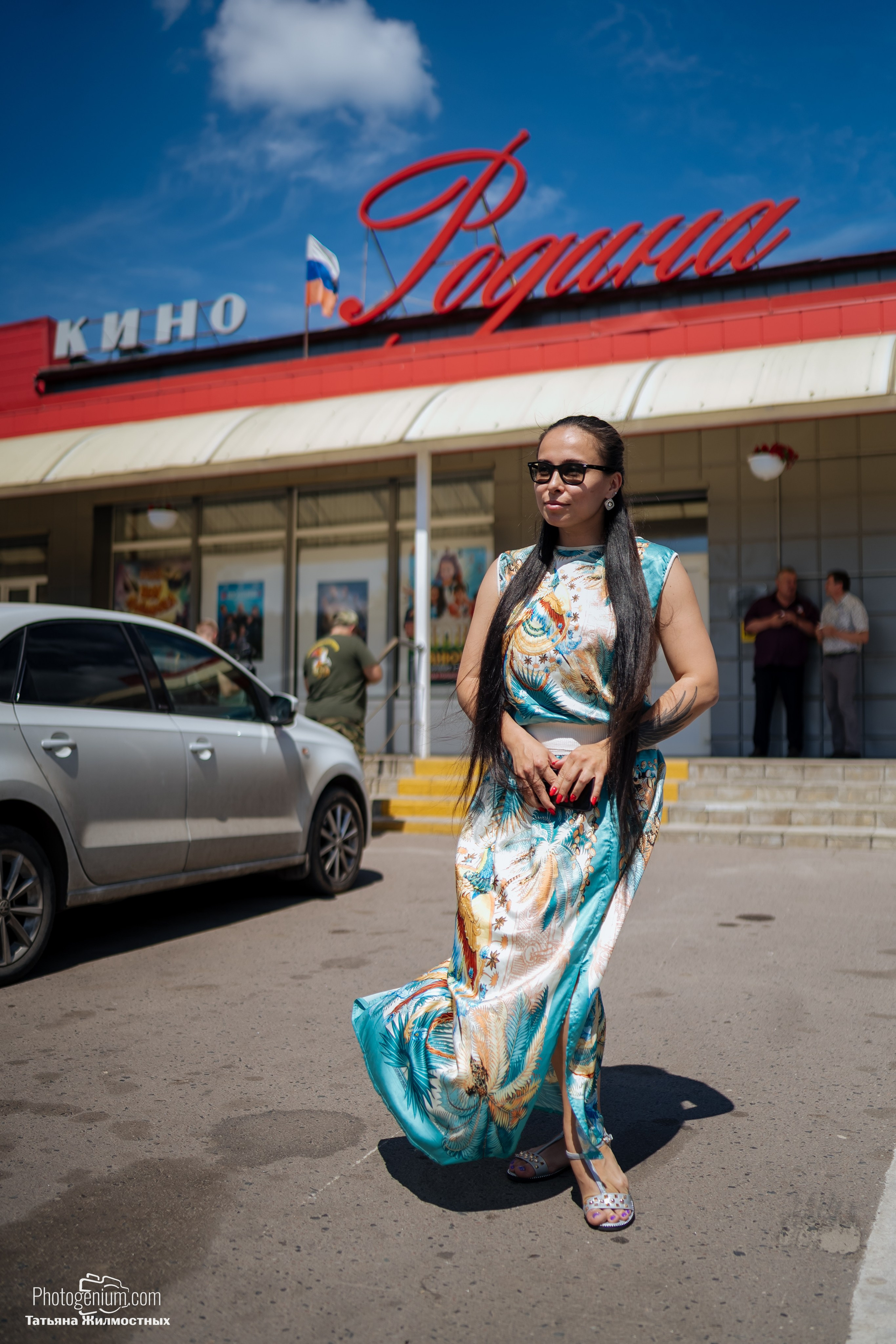 8 июня «Патриоты из Курска» сбор гуманитарной помощи у кинотеатра «Родина». Фотограф Нижний Новгород Татьяна Кейод