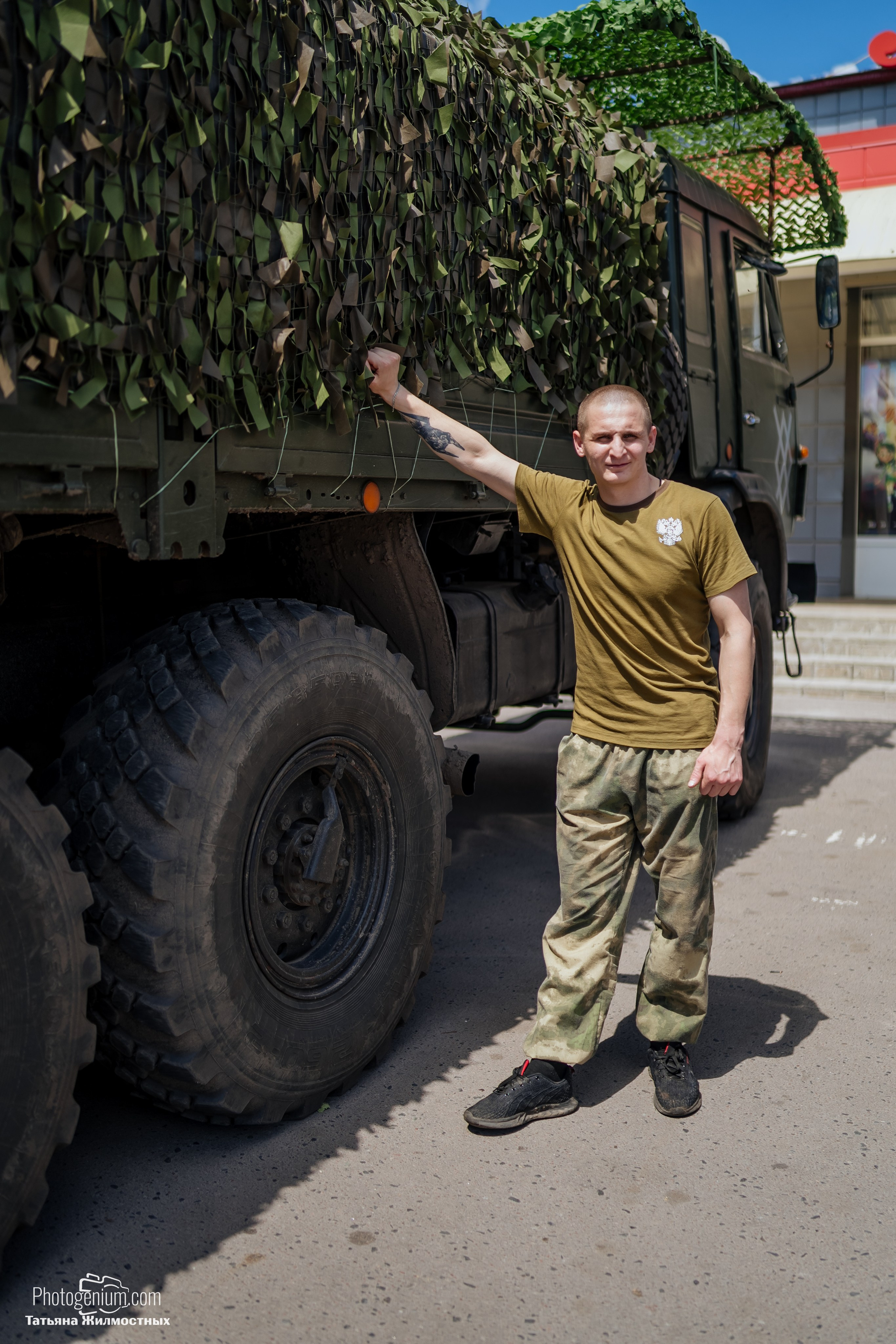 8 июня «Патриоты из Курска» сбор гуманитарной помощи у кинотеатра «Родина». Фотограф Нижний Новгород Татьяна Кейод