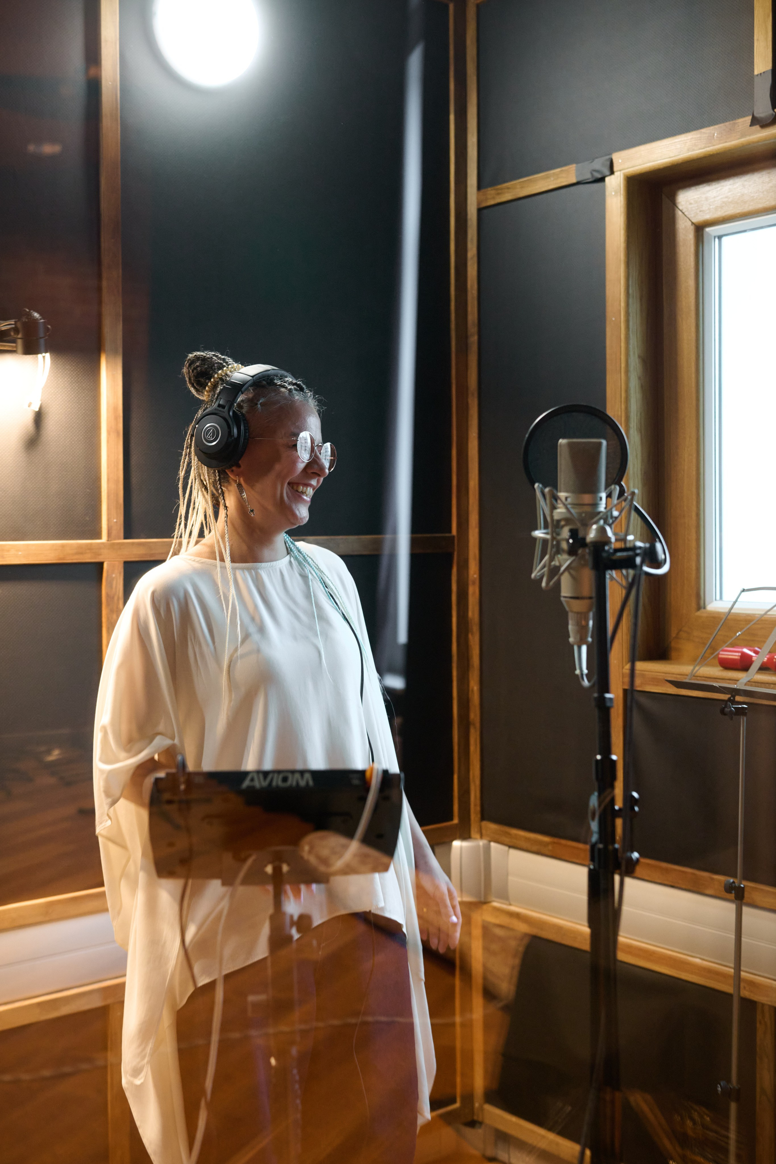 Запись трека для SQC Club Russia в студии Dobrolet. Профессиональная репортажная фотосъёмка мероприятий в Санкт-Петербурге