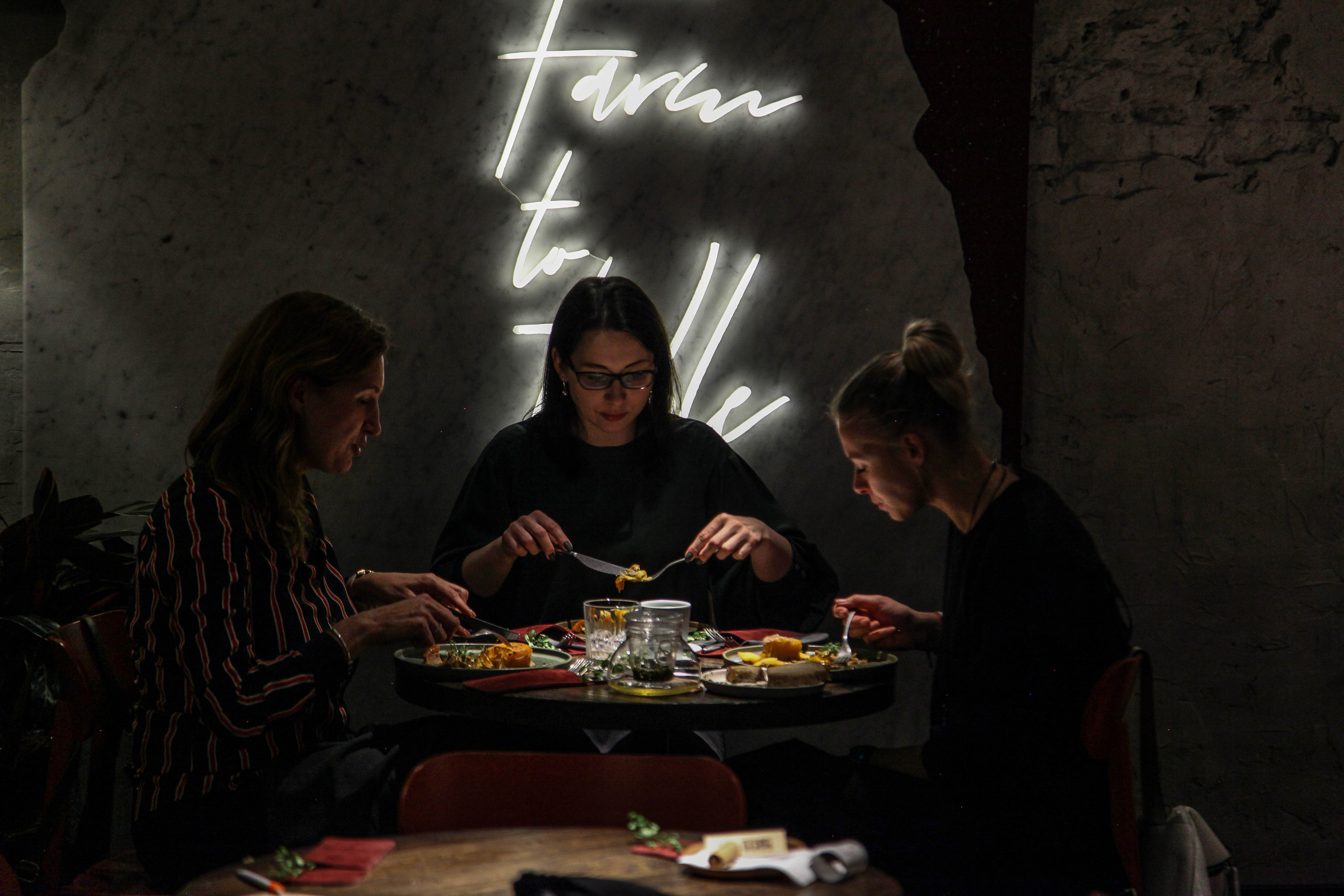 Ресторан Commons | Репортаж ужина с Викторией Мосиной. Фуд-фотограф и видеограф из Петербурга