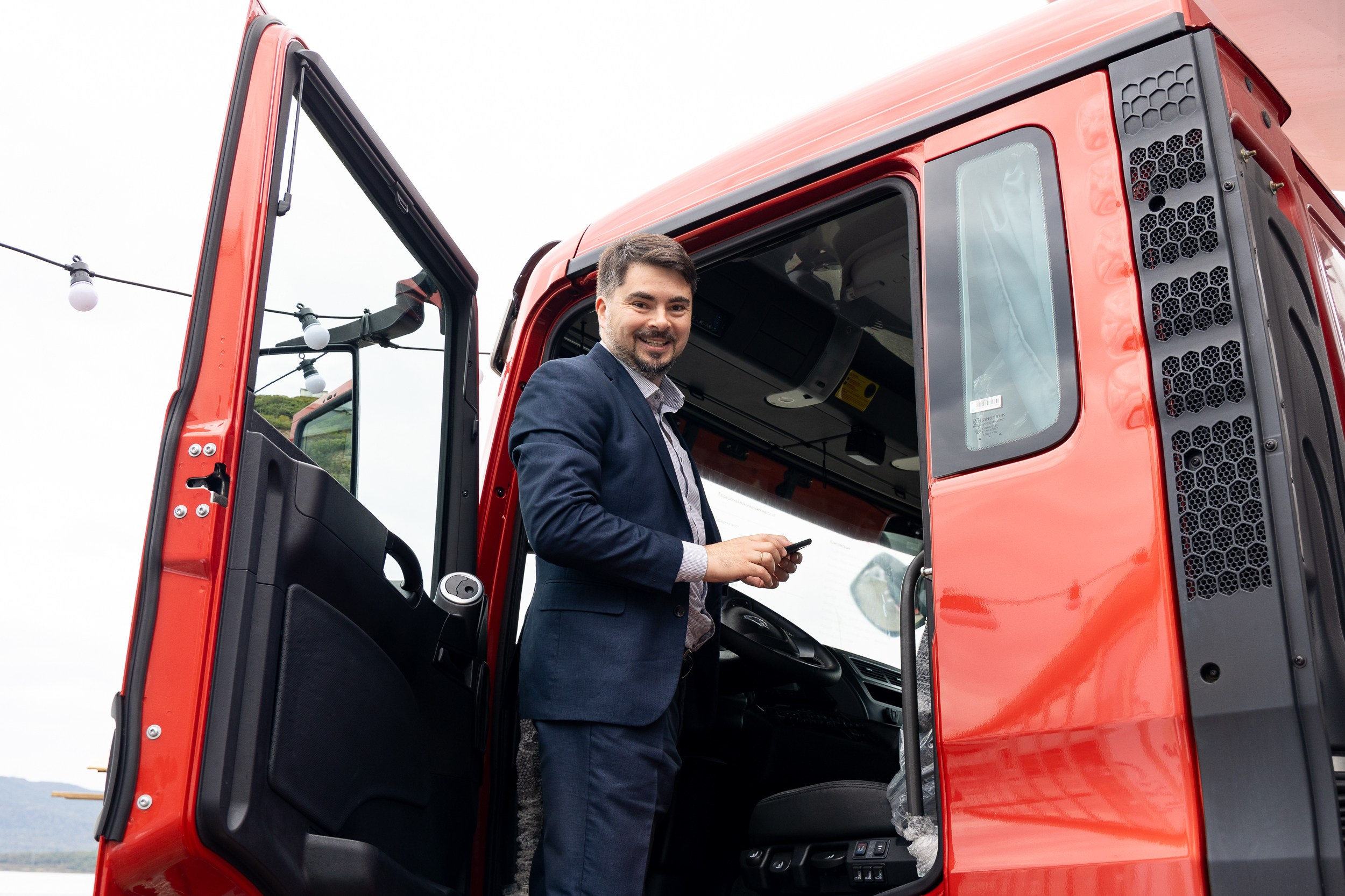 Открытие учебного центра «SITRAK». Репортажный и студийный фотограф во Владивостоке Дударева Софья