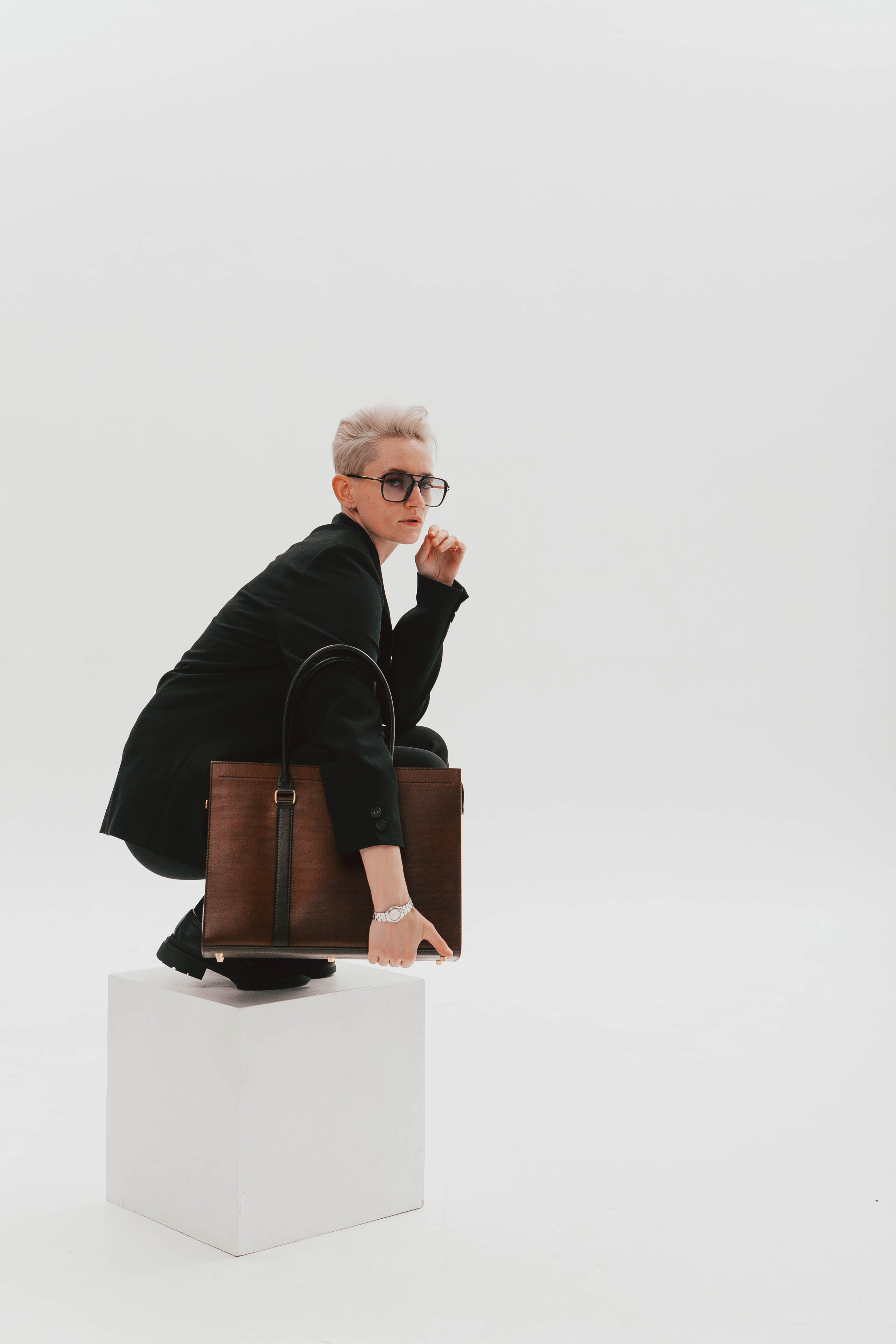 Анна Гречаная и изделие Дана Настаса 💼. Фотограф Ольга Крукле