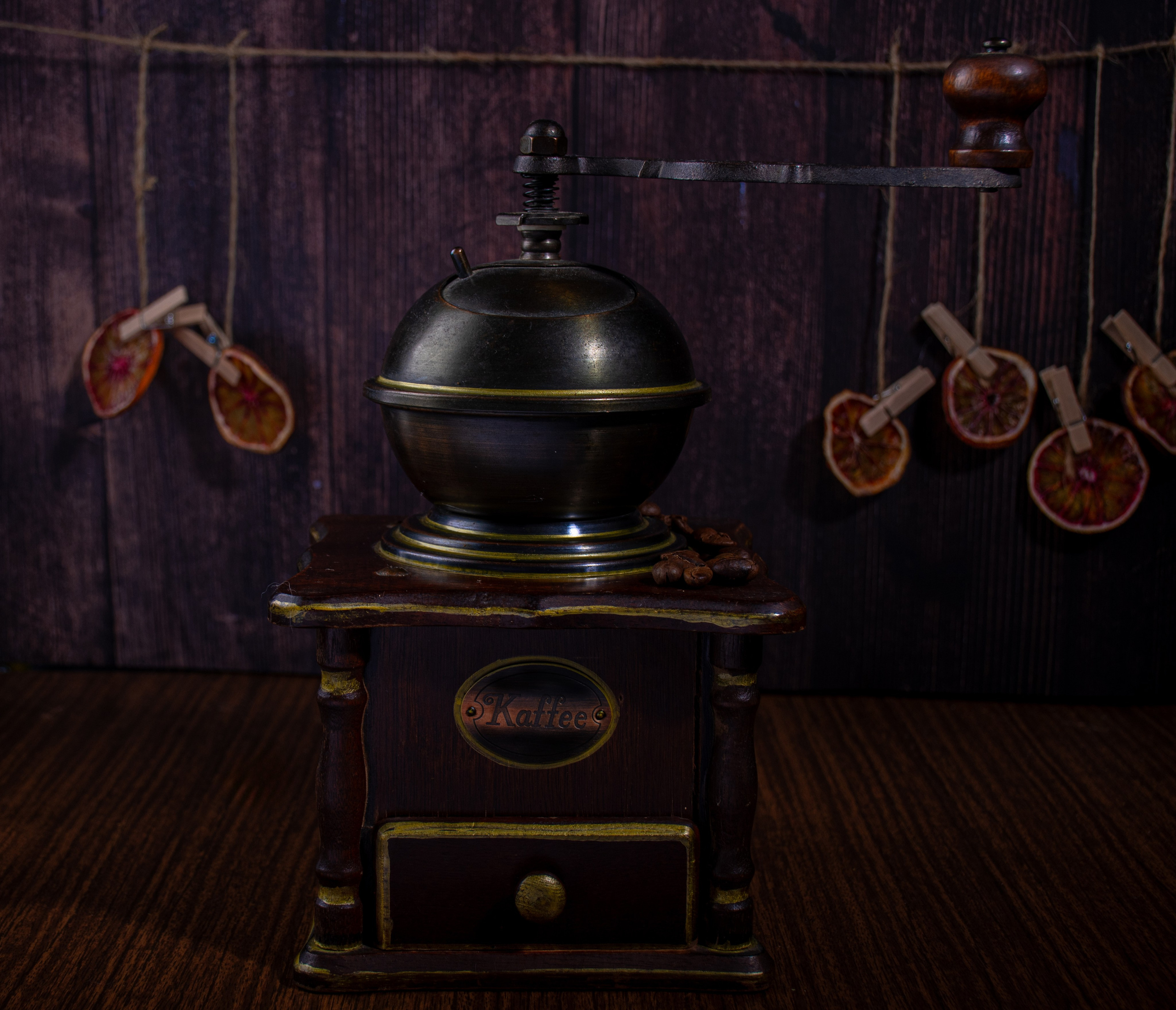 Предметная, рекламная съёмка кофемолки. Предметный, рекламный, ювелирный фотограф в Москве