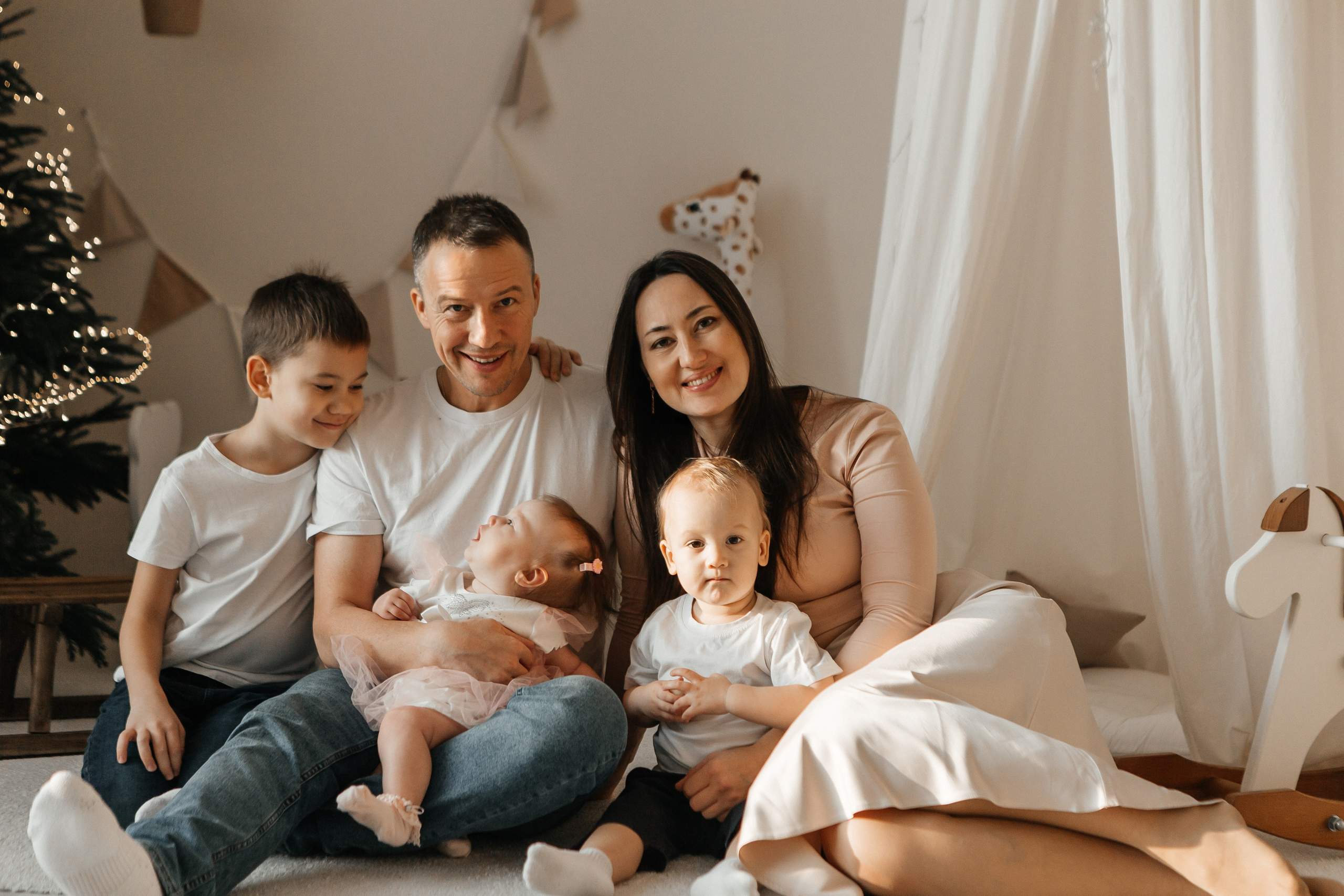 Юрий, Елена, Илья, Ярослав и Мелания. Накануне Нового года. Семейный фотограф в Калининграде Анастасия Юрина