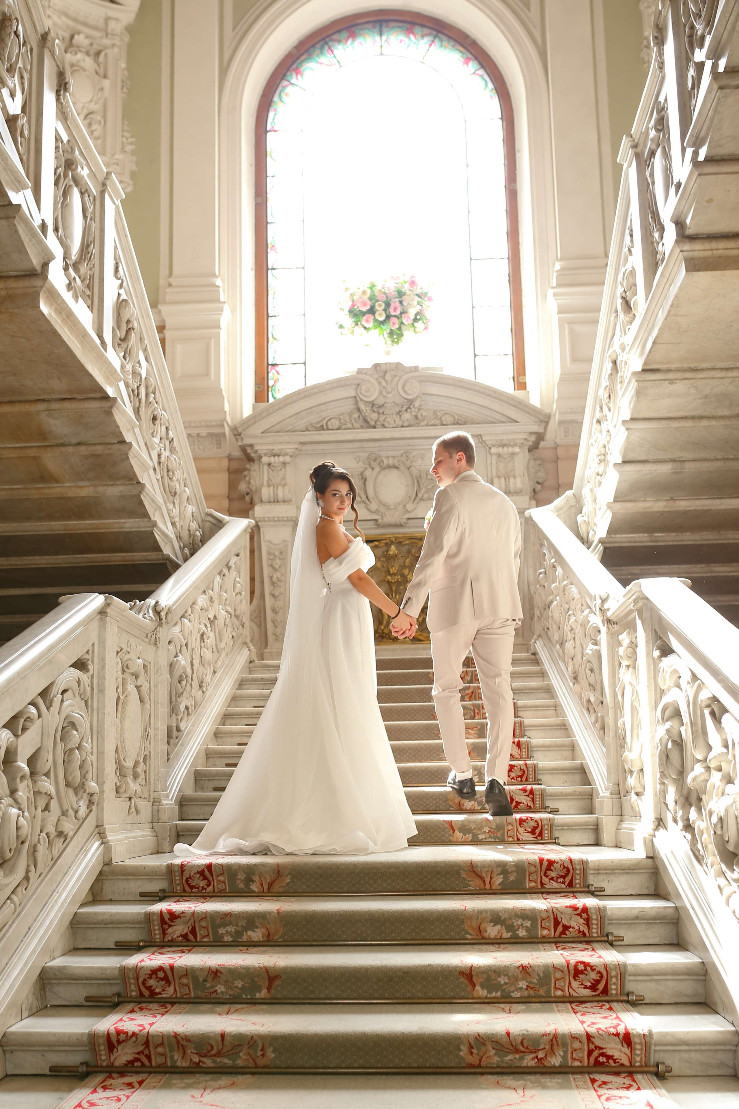 Классические кадры, во Дворце бракосочетания. Свадебный и Репортажный фотограф в Санкт-Петербурге
