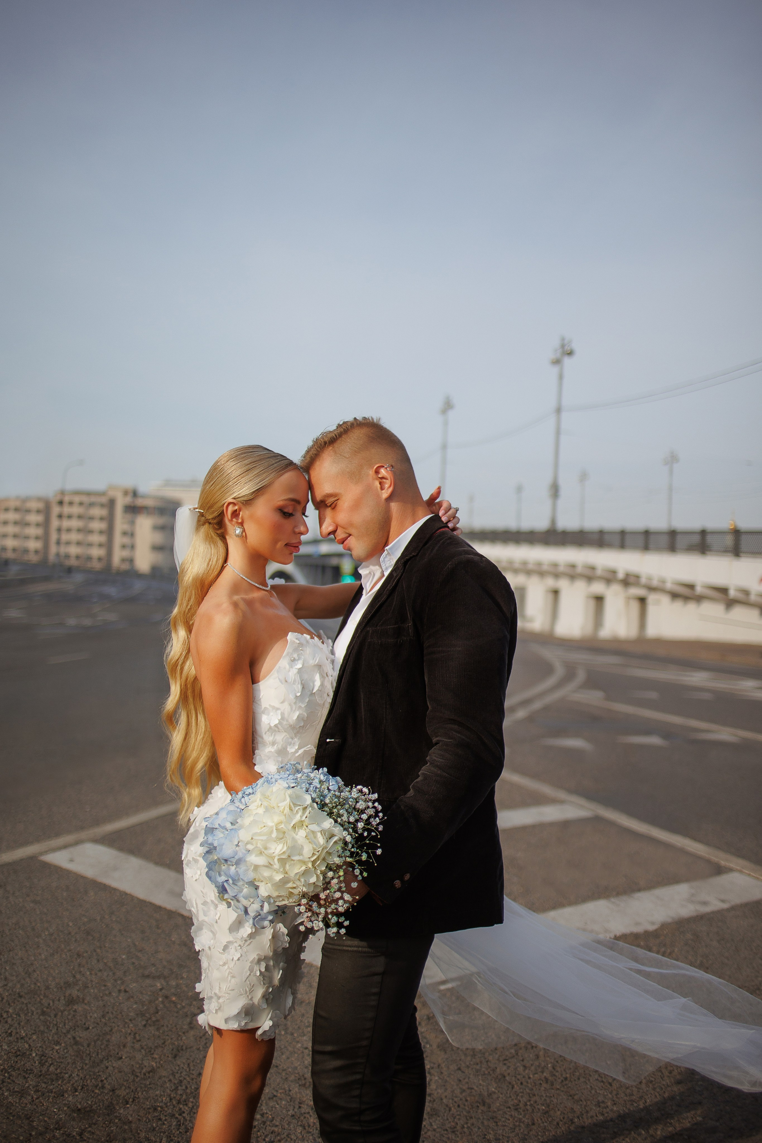 На мопеде Даша и Леша. Марковкина КрисТина