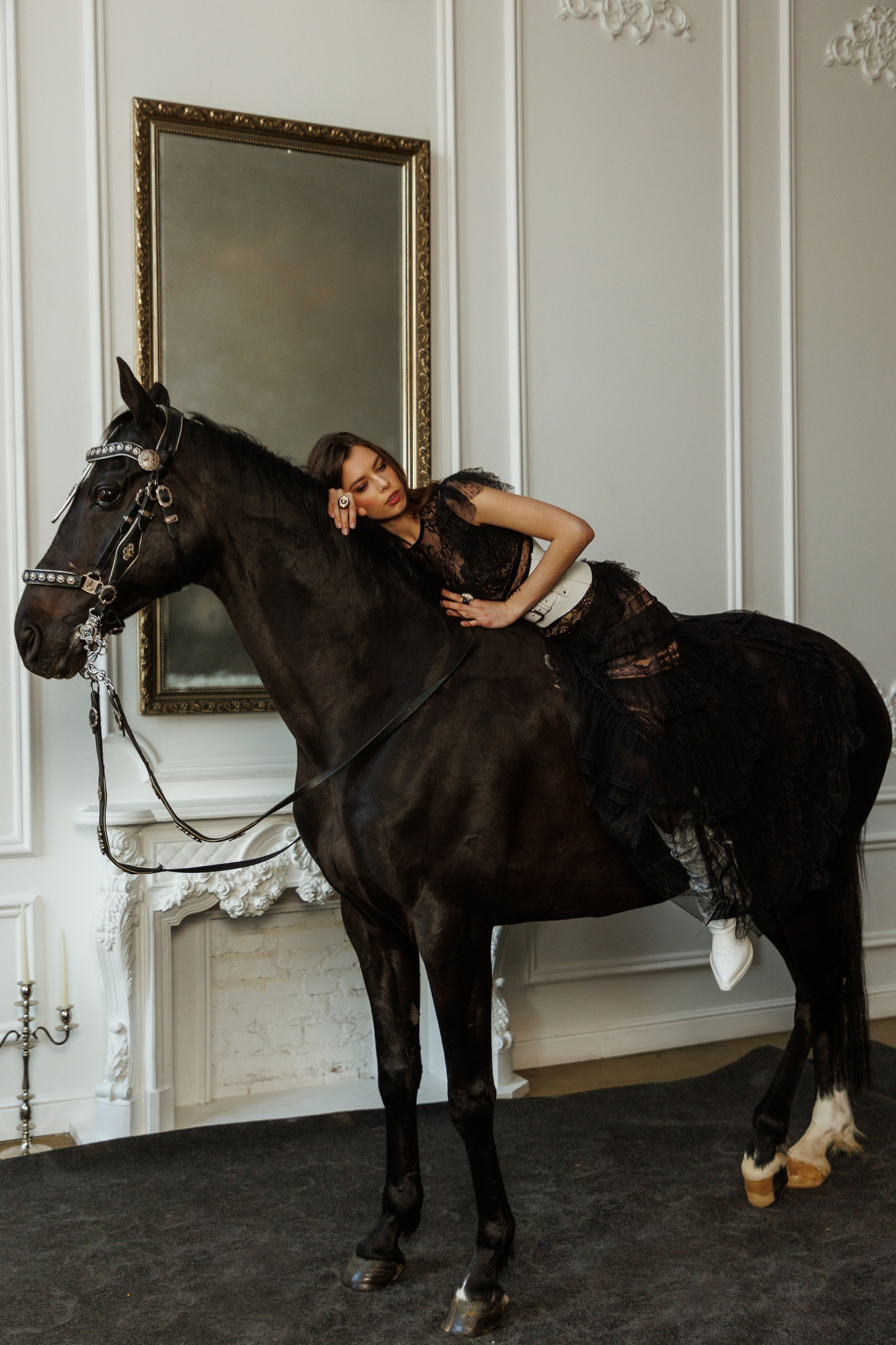 Лошадь в студии. Марковкина КрисТина