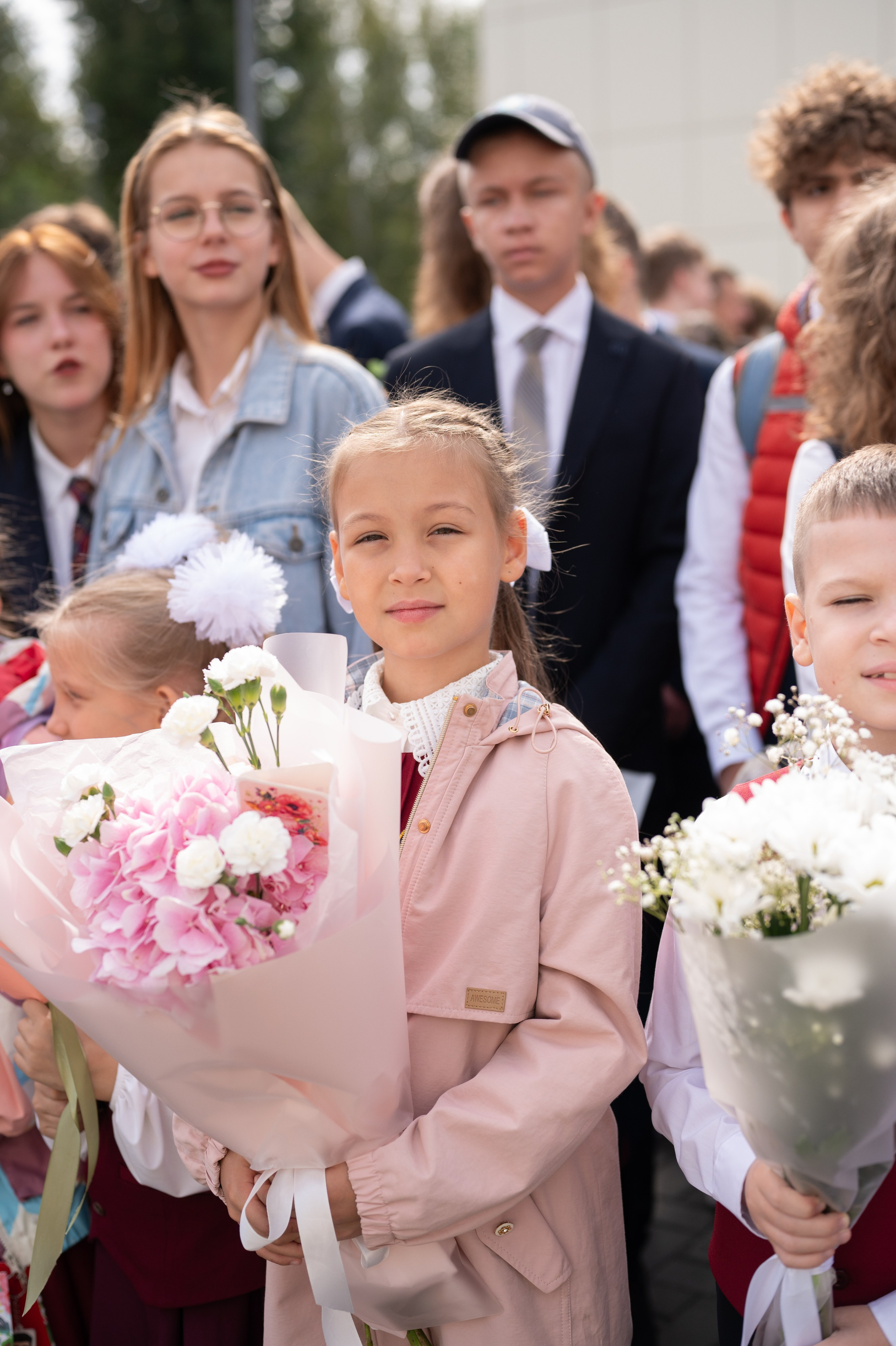 1 сентября 16 гимназия 2 класс (линейка + в классе+ на улице). Фотограф новорожденных, семейный детский в Тюмени Татьяна Морозова