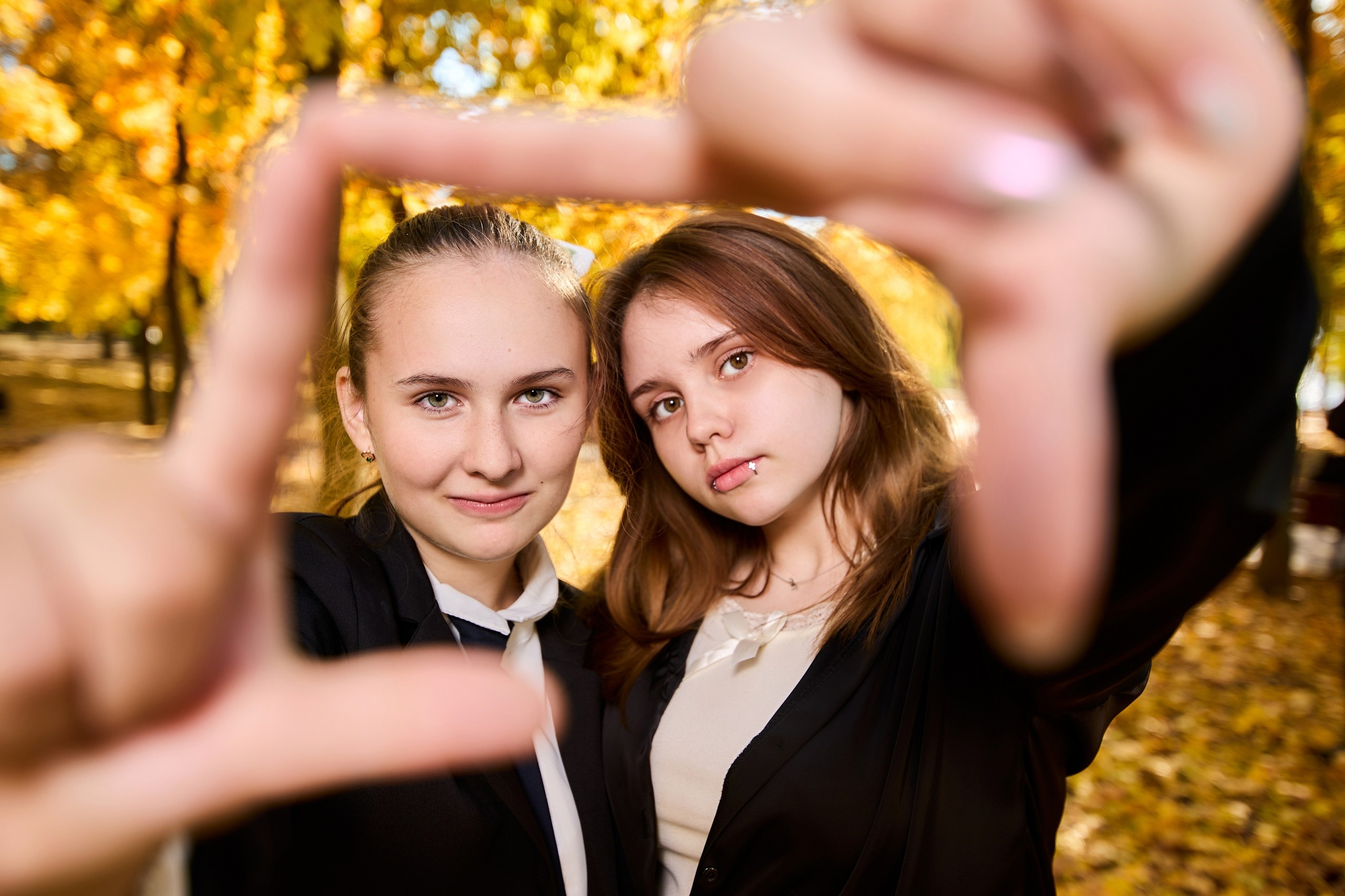 ШКОЛЬНИКИ. НАБЕРЕЖНАЯ. Фотограф Татаринов Андрей (Донецк / Макеевка)