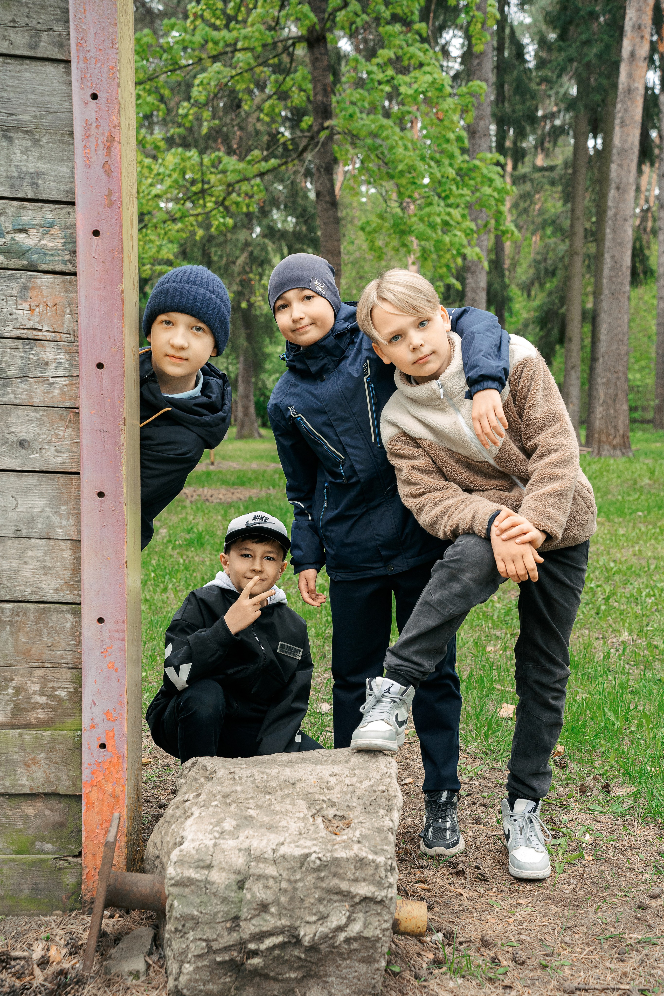 Прогулки в школьном дворе. Фотограф Казакова Анастасия
