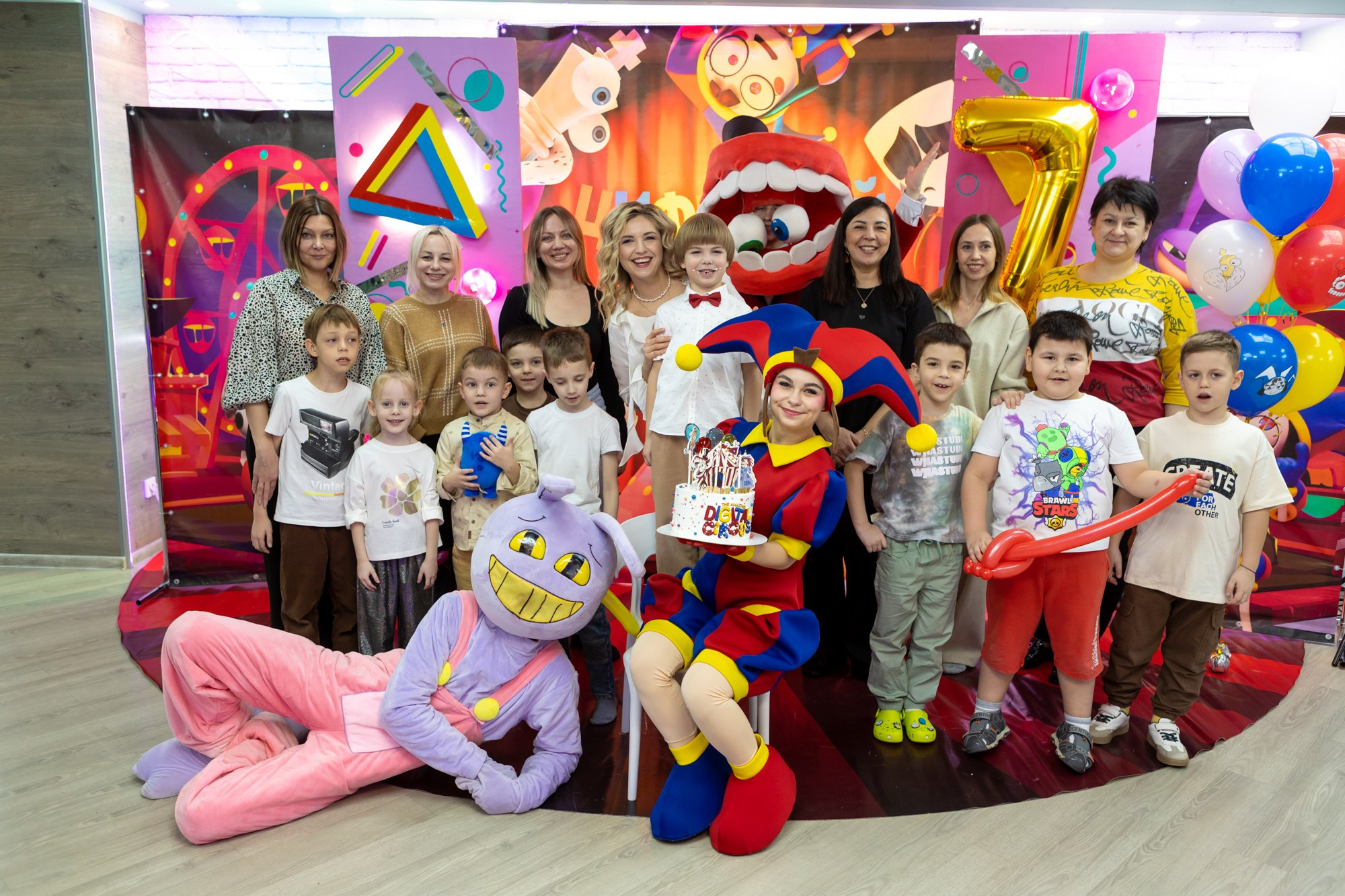 День рождения в Magic Room. Фотограф в Оренбурге. Профессиональный фотограф