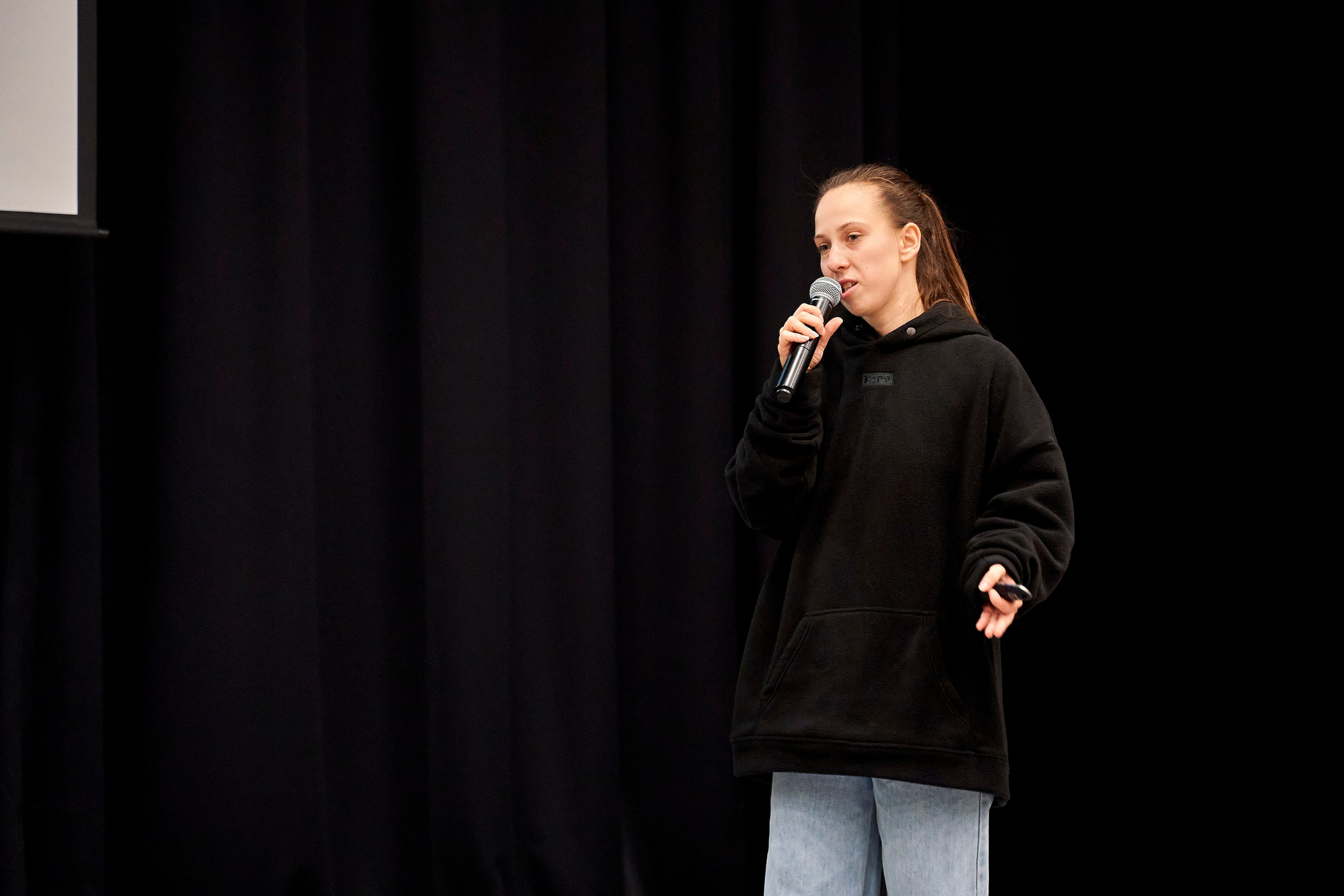 Городская экспедиция «Взрослый взгляд на Нижний» (Эн+ & Точка Урбан). Репортажный фотограф Вилянов Евгений. Нижний Новгород