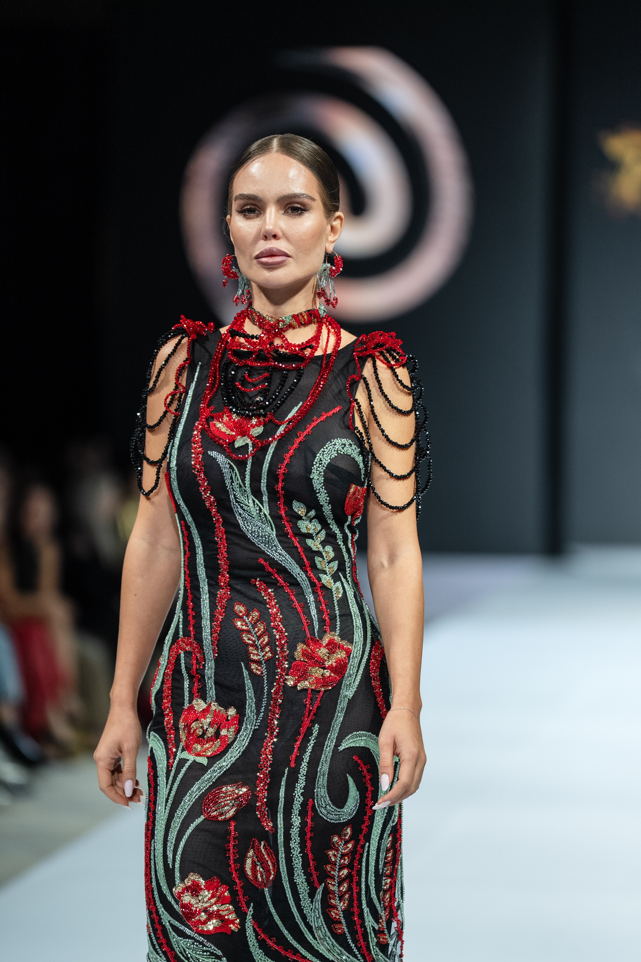 EURASIAN FASHION WEEK Rina Collection. Сайт Алматинского НЮ АРТ, будуар и фэшн фотографа Дениса Карпенко