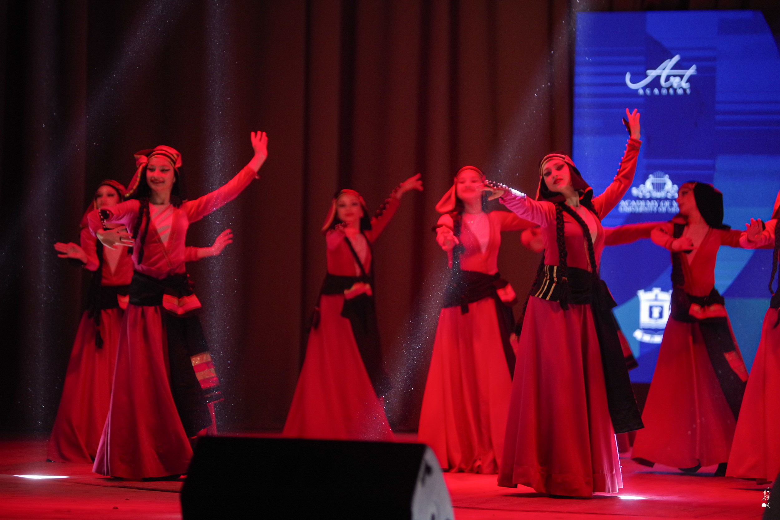 Танцы в Хоби. Портретный фотограф Денис Милютин