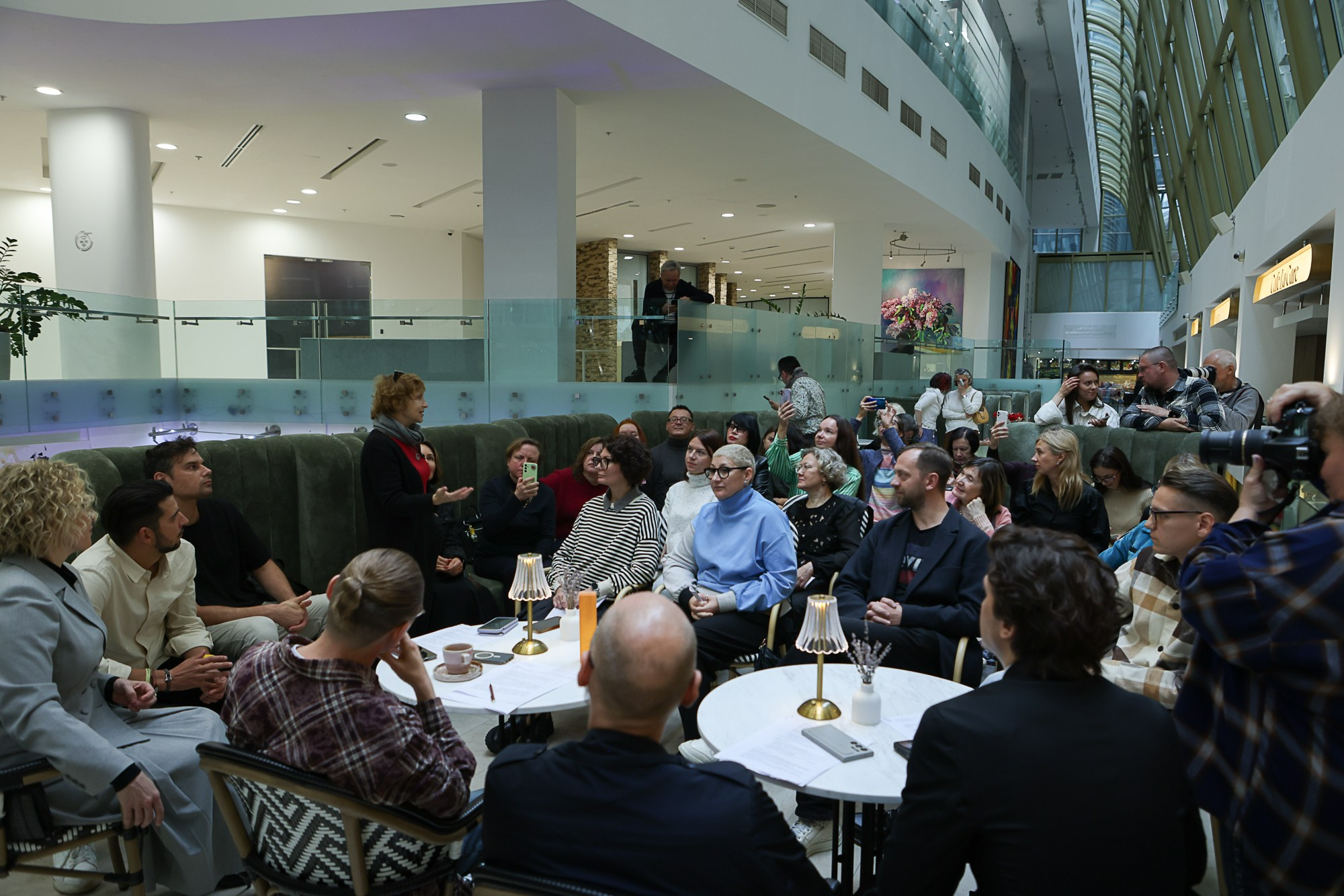 Пресс-бранч АРТ-ПЛАТФОРМА. Reportage, architectural, fine art photographer Lena Melnikova in Moscow