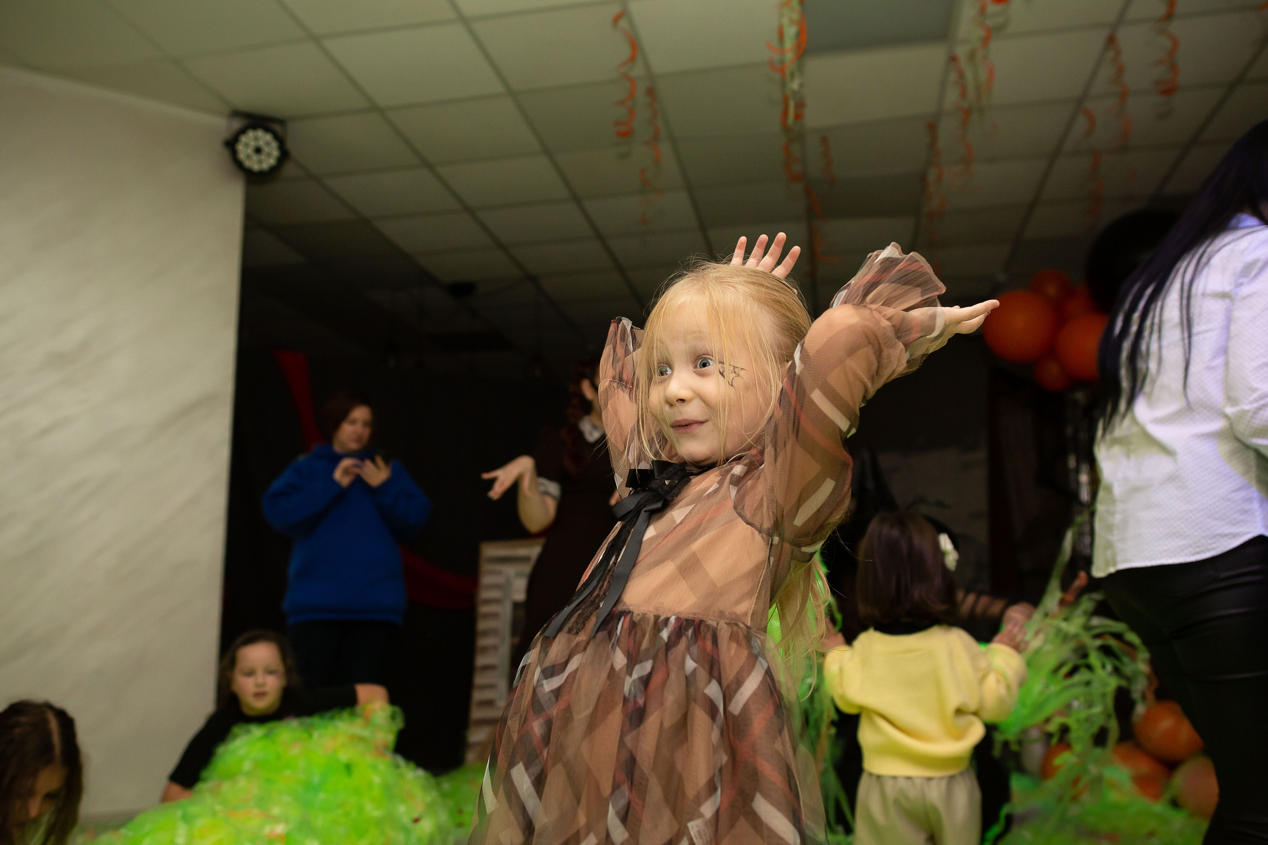 Верхом на помеле спектакль интерактивный. Семейный и детский фотограф Анна Петракова