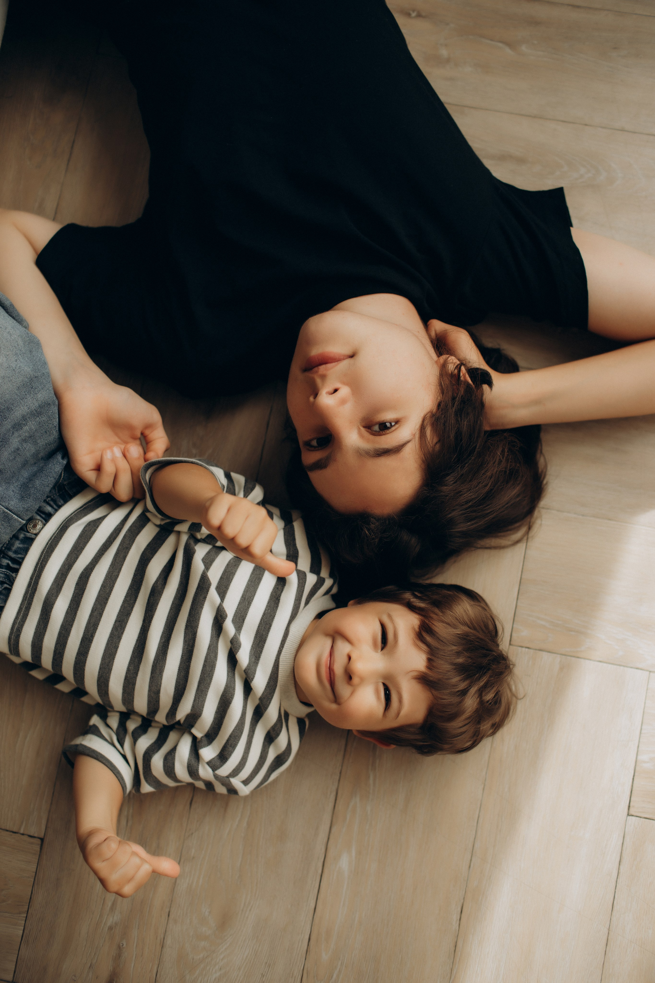 Семейная фотосессия в студии «Scandi». Семейный фотограф в Челябинске Ксения Зубкова