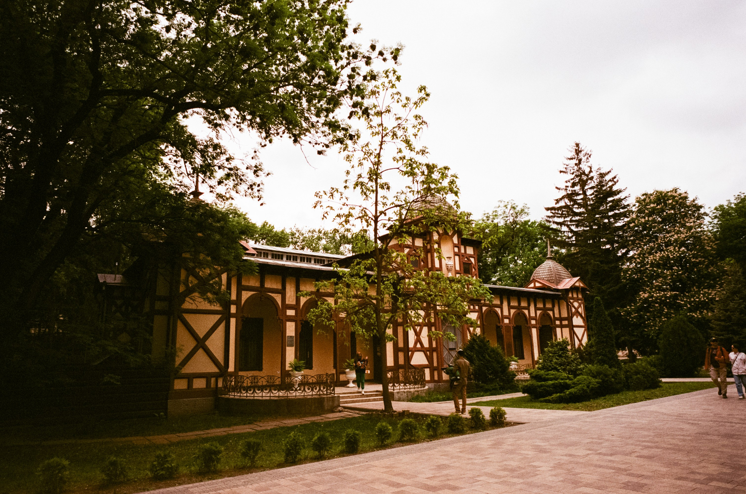 Ессентуки / Voigtlander BESSA-T / Fujifilm X-tra 400 (просрочка)