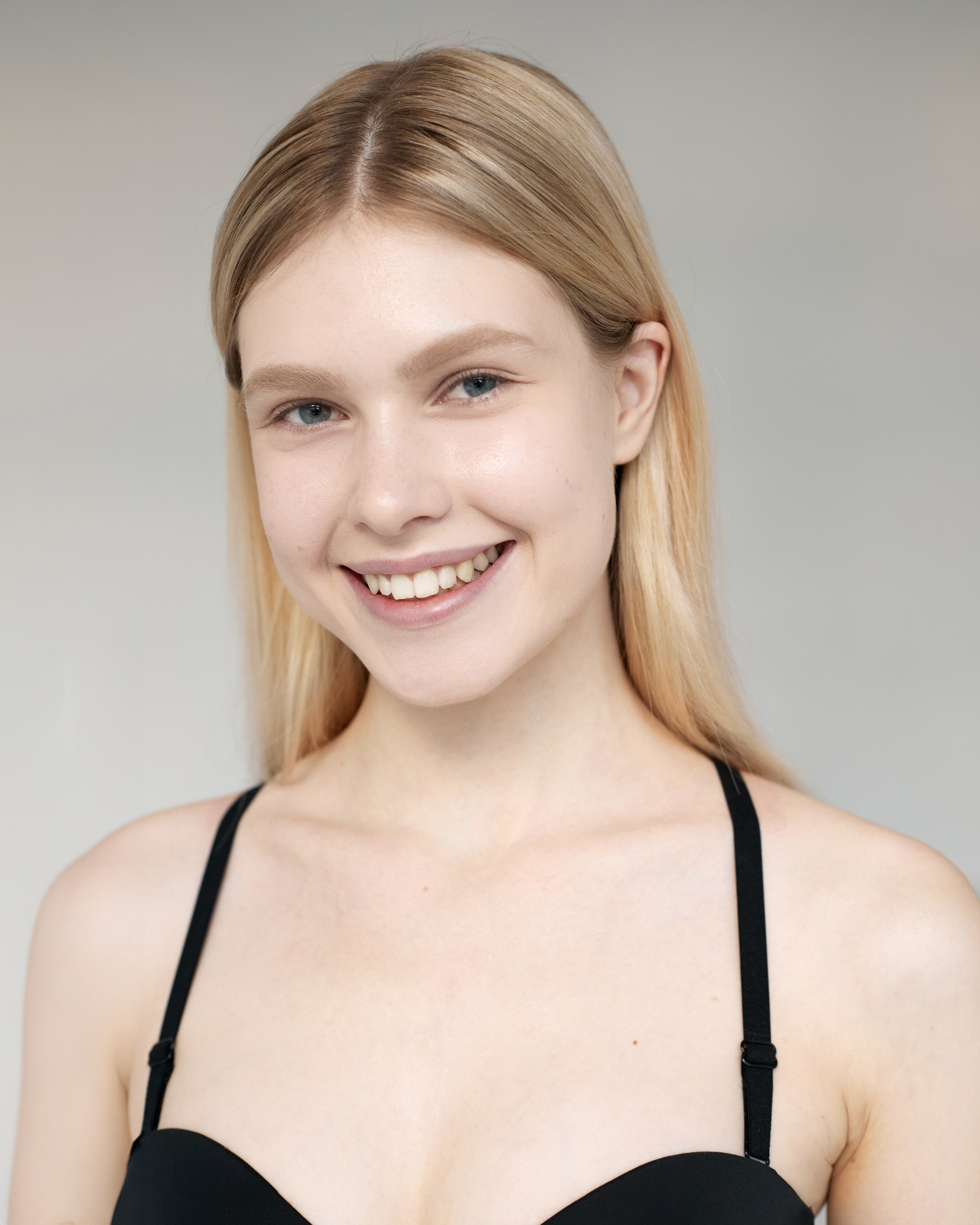 Snapshots (polaroids) — pret-a-porter Model Agency. Юрина Полина, фотограф из Екатеринбурга