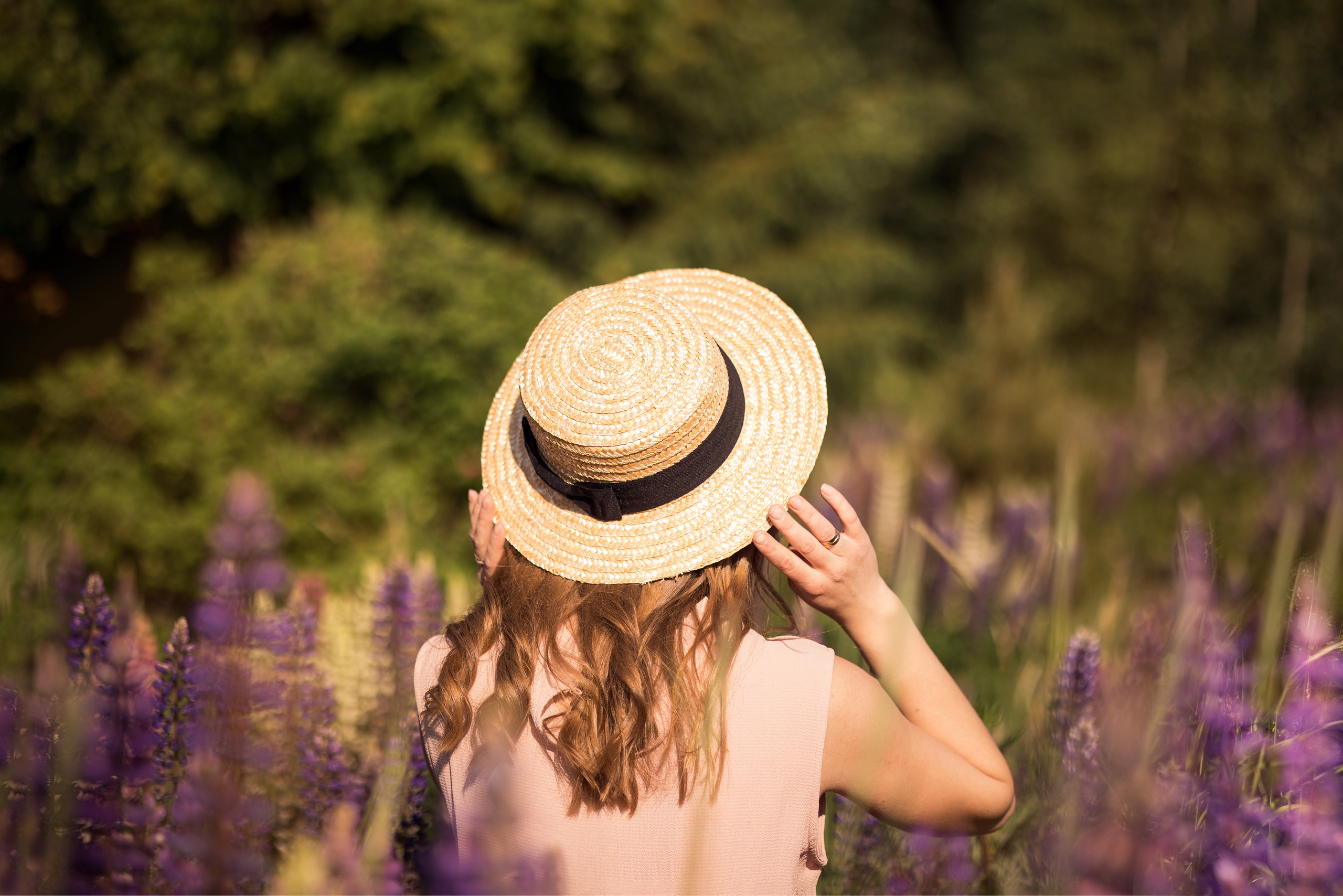 Фотосессия в люпинах. Фотограф Ирина Лумпиева. Снимайте моменты жизни кадр за кадром!