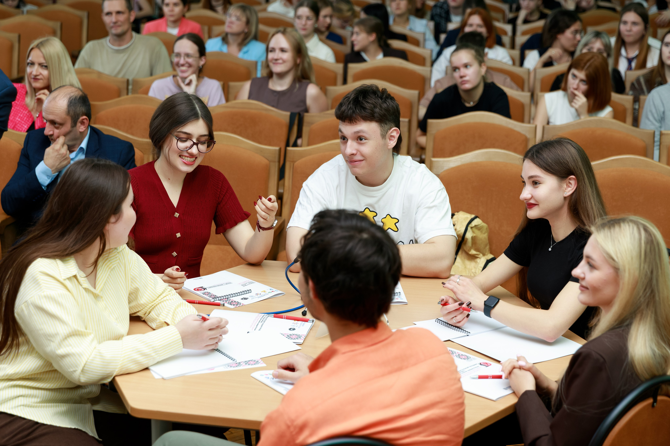 Интеллектуальный праздник «Язык — душа народа» в Никитинской библиотеке. Фотограф в Воронеже Галина Фурсова