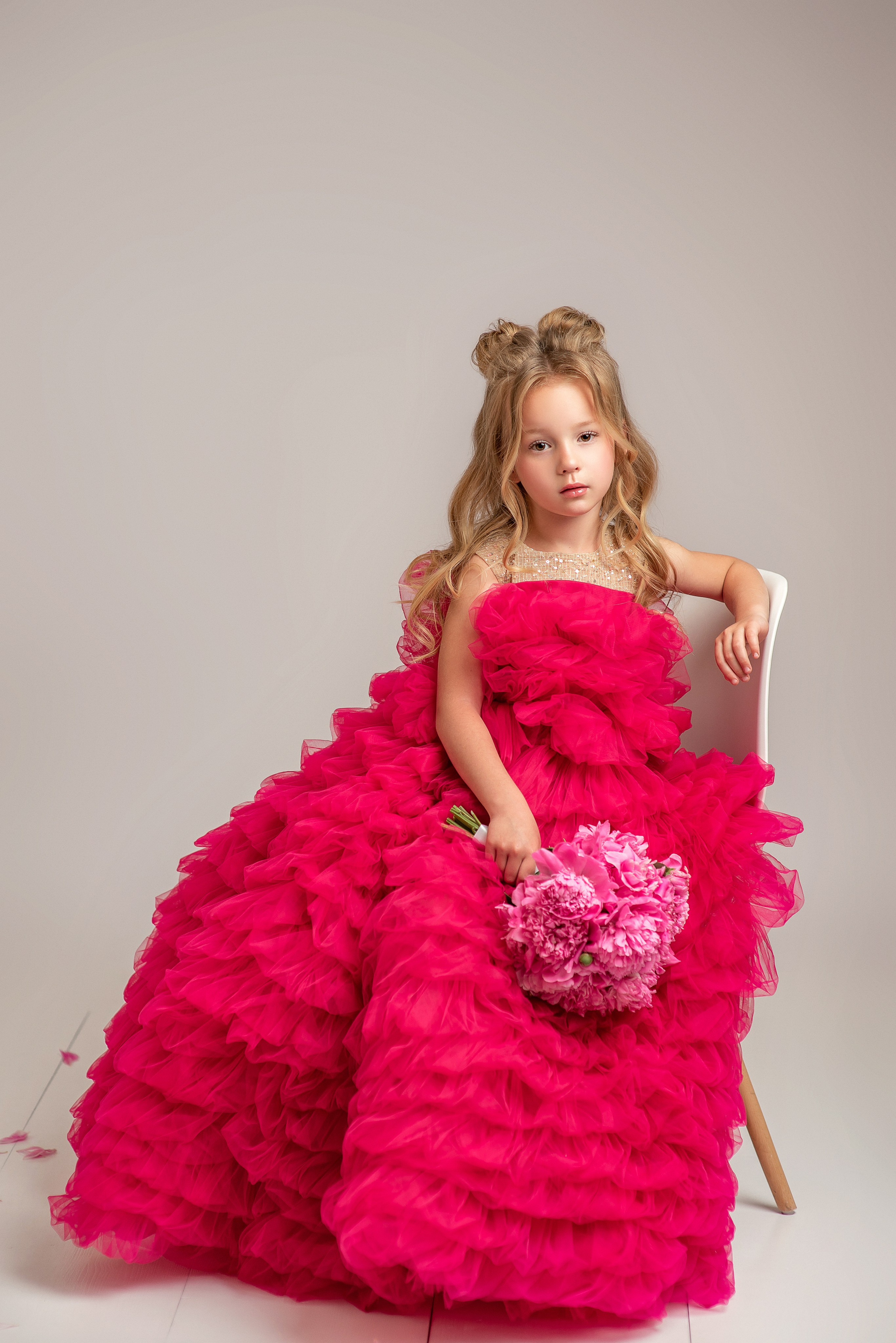 Полина пионы, гартензия. Семейный и детский фотограф Наталья Горда