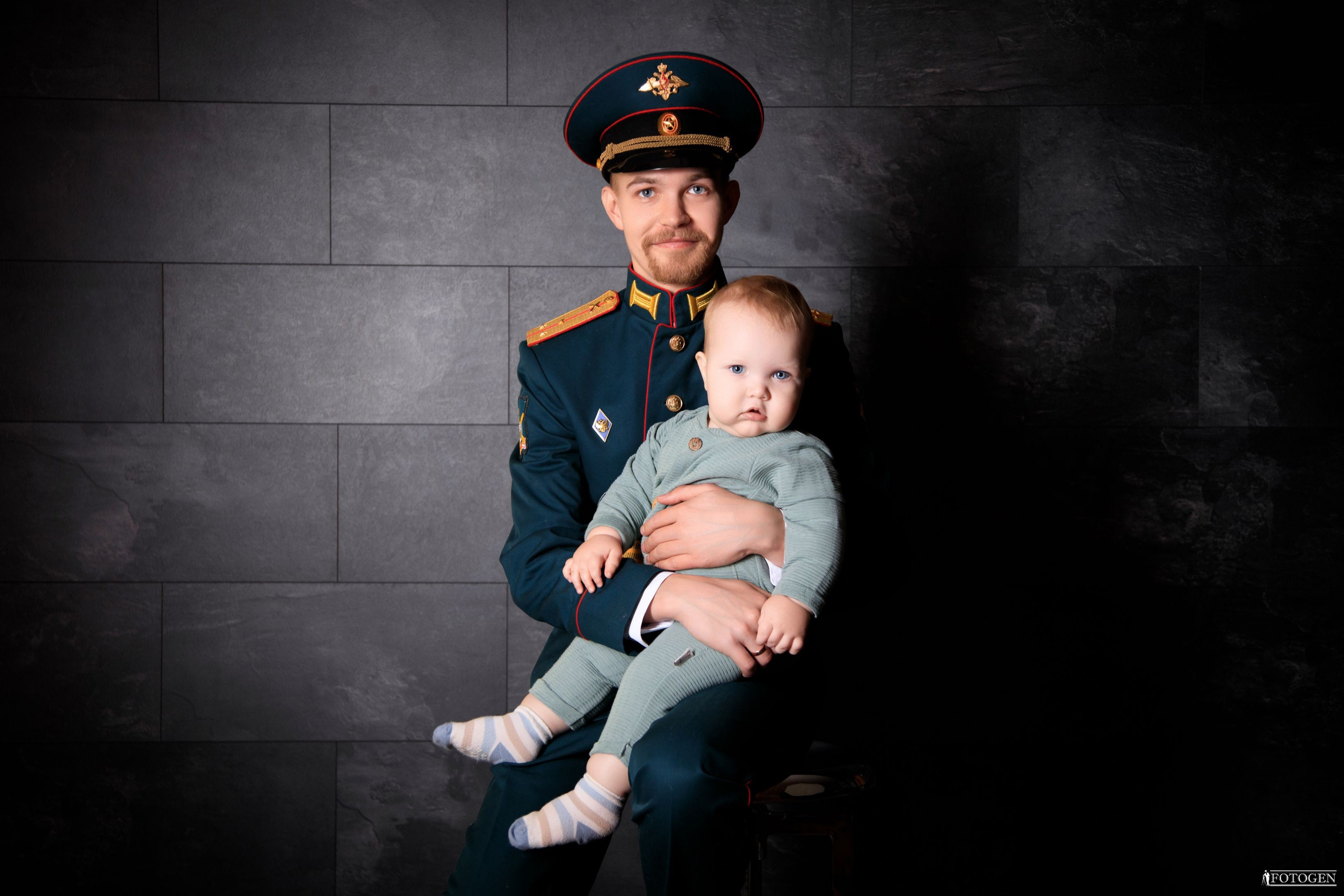 Семейная фотосессия: мама, папа и малыш | Портфолио Fotogen. Интерьерная фотостудия FOTOGEN г. Краснодар