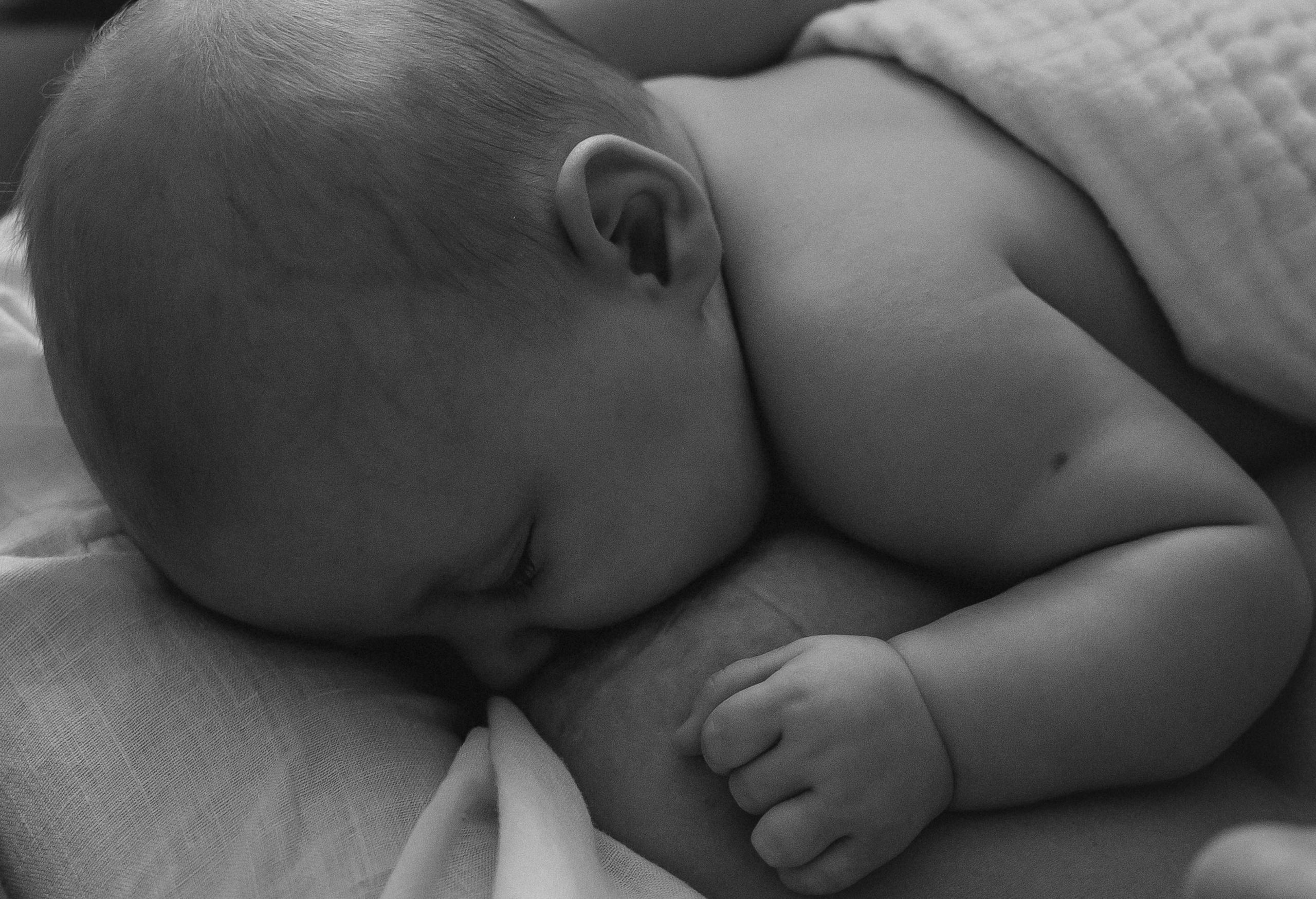 Аня и Антон с малышкой Полиной. Репортажный фотограф в Тюмени Татьяна Мужева