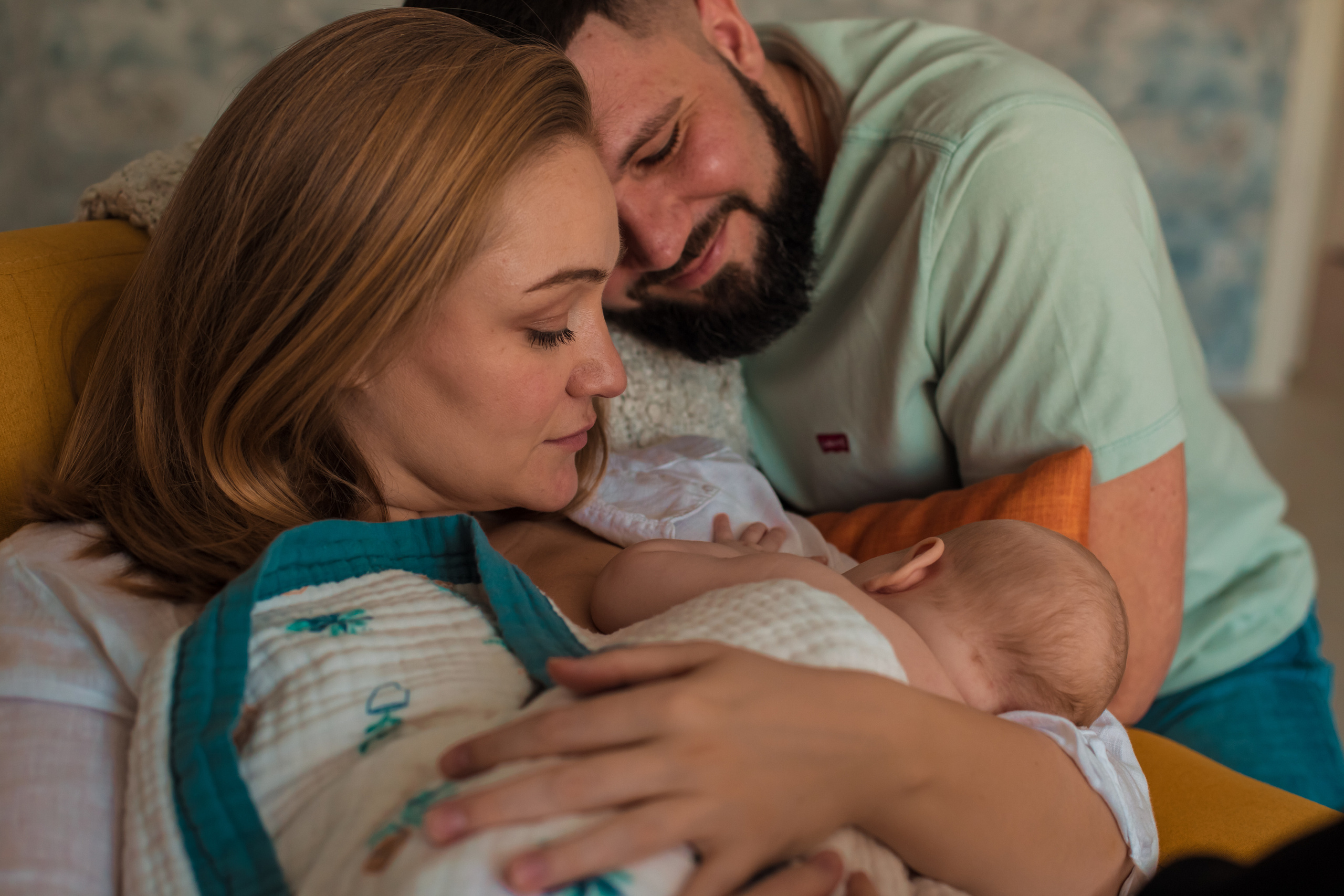 Аня и Антон с малышкой Полиной. Репортажный фотограф в Тюмени Татьяна Мужева