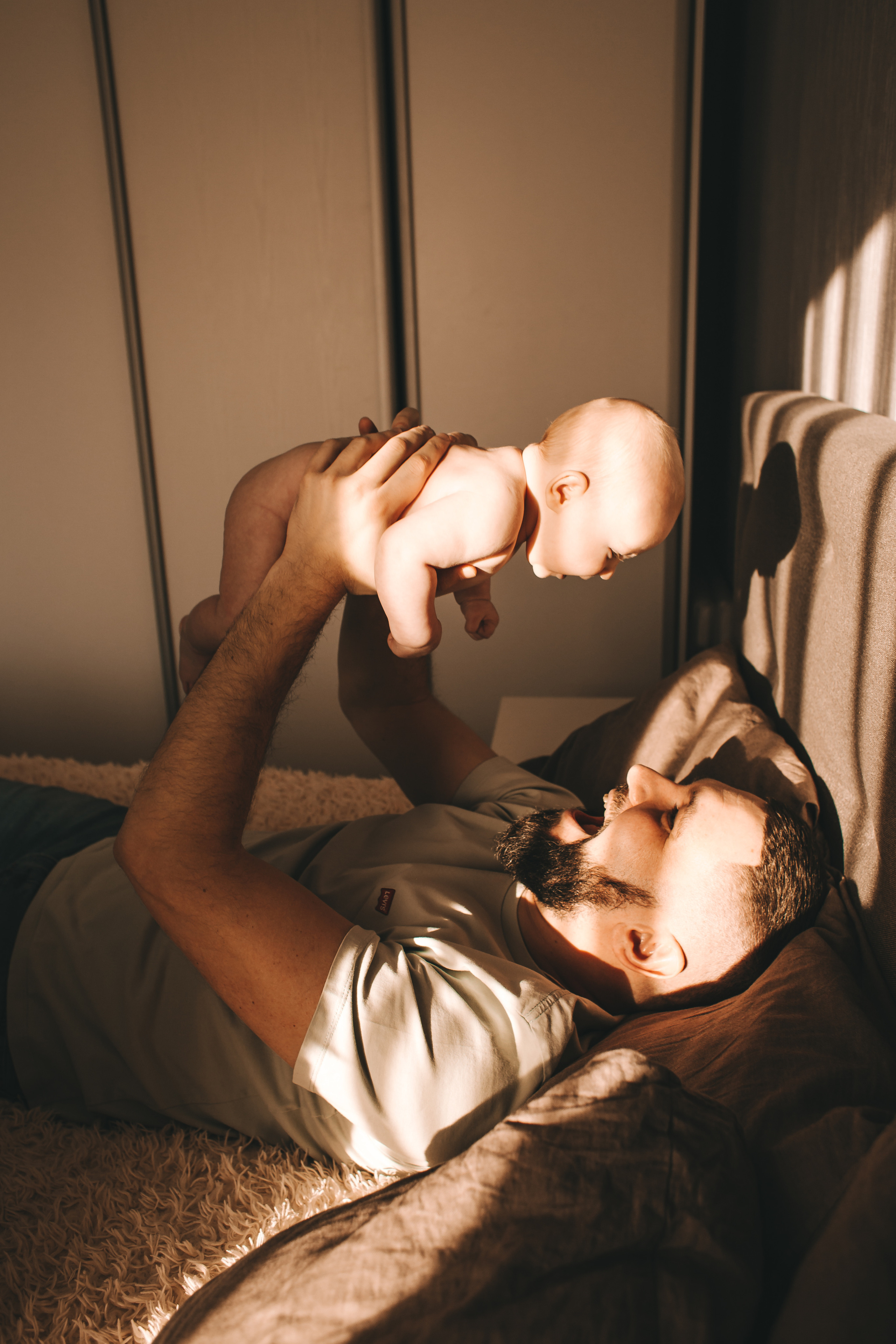 Аня и Антон с малышкой Полиной. Репортажный фотограф в Тюмени Татьяна Мужева