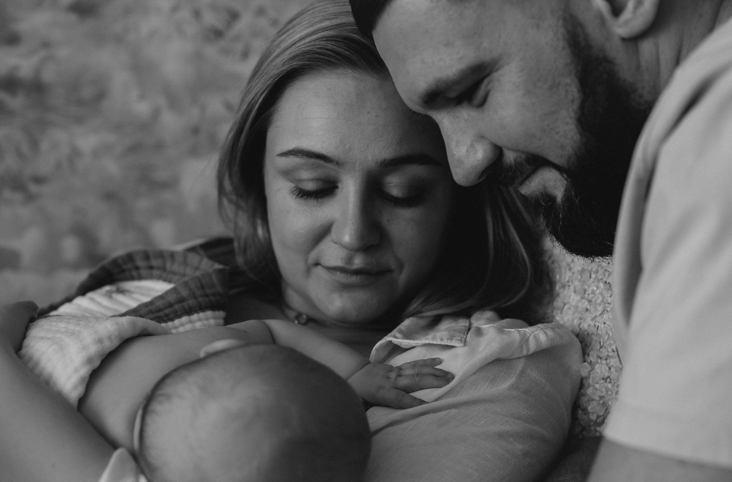 Аня и Антон с малышкой Полиной. Репортажный фотограф в Тюмени Татьяна Мужева