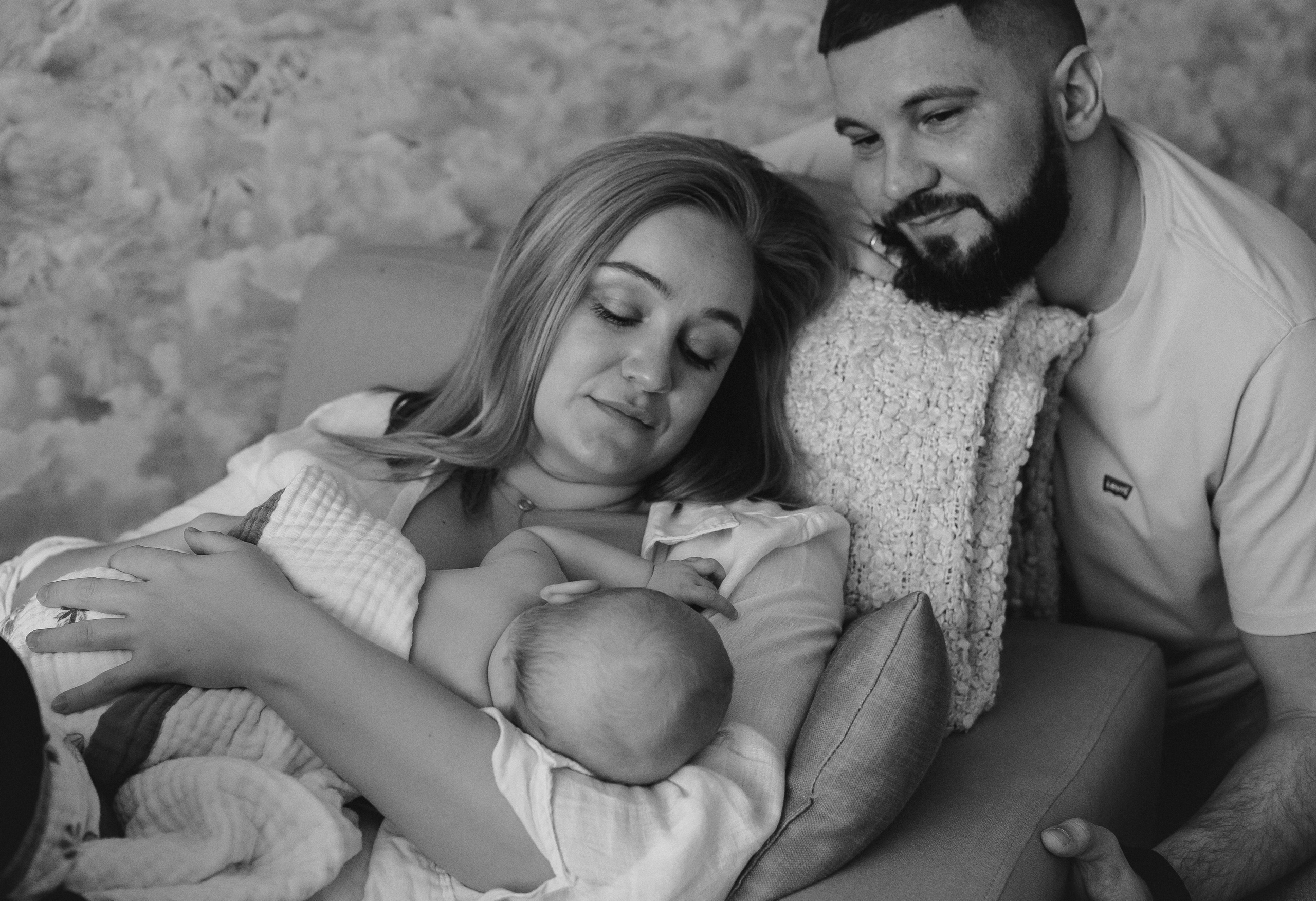 Аня и Антон с малышкой Полиной. Репортажный фотограф в Тюмени Татьяна Мужева