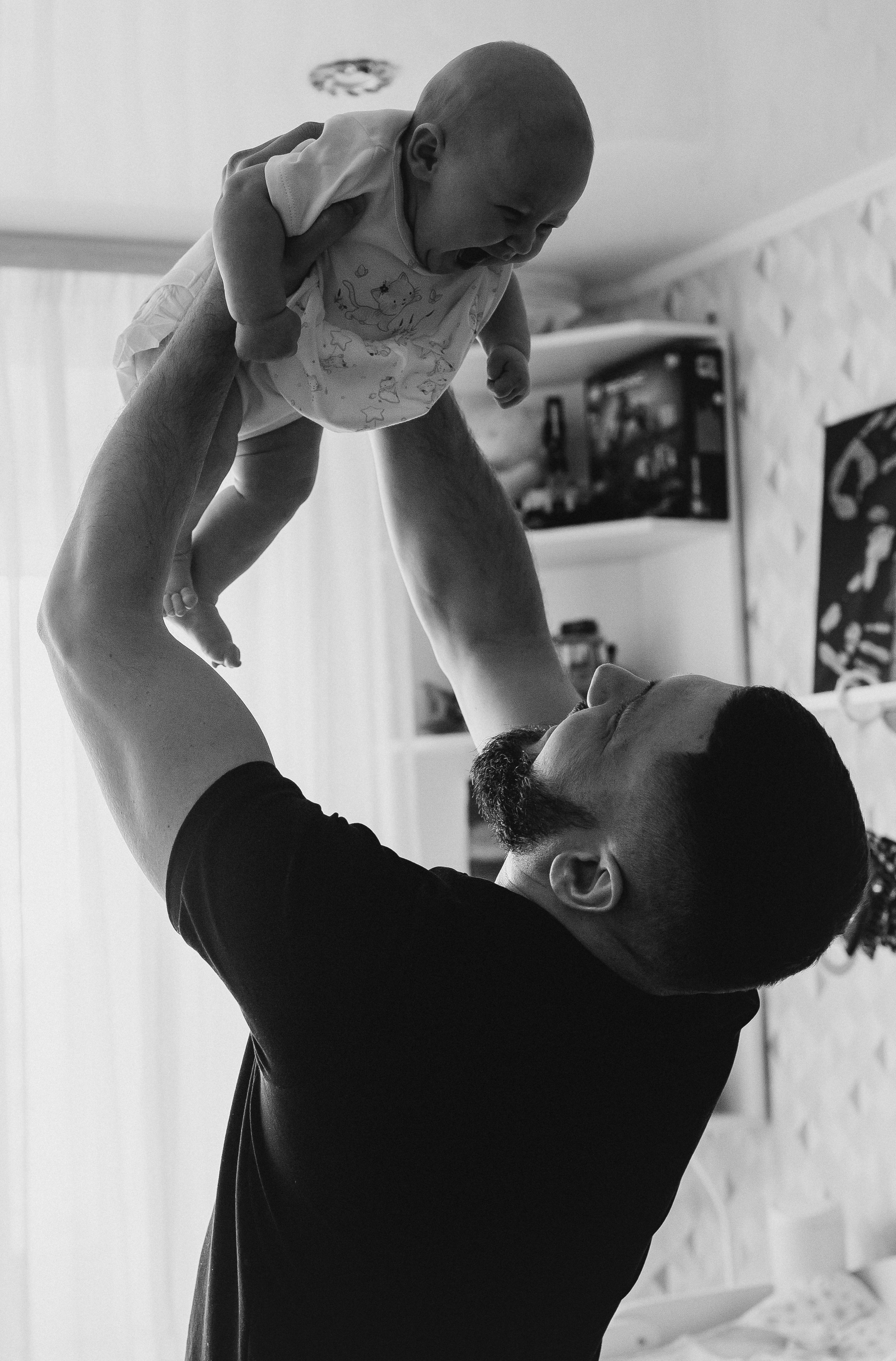 Аня и Антон с малышкой Полиной. Репортажный фотограф в Тюмени Татьяна Мужева