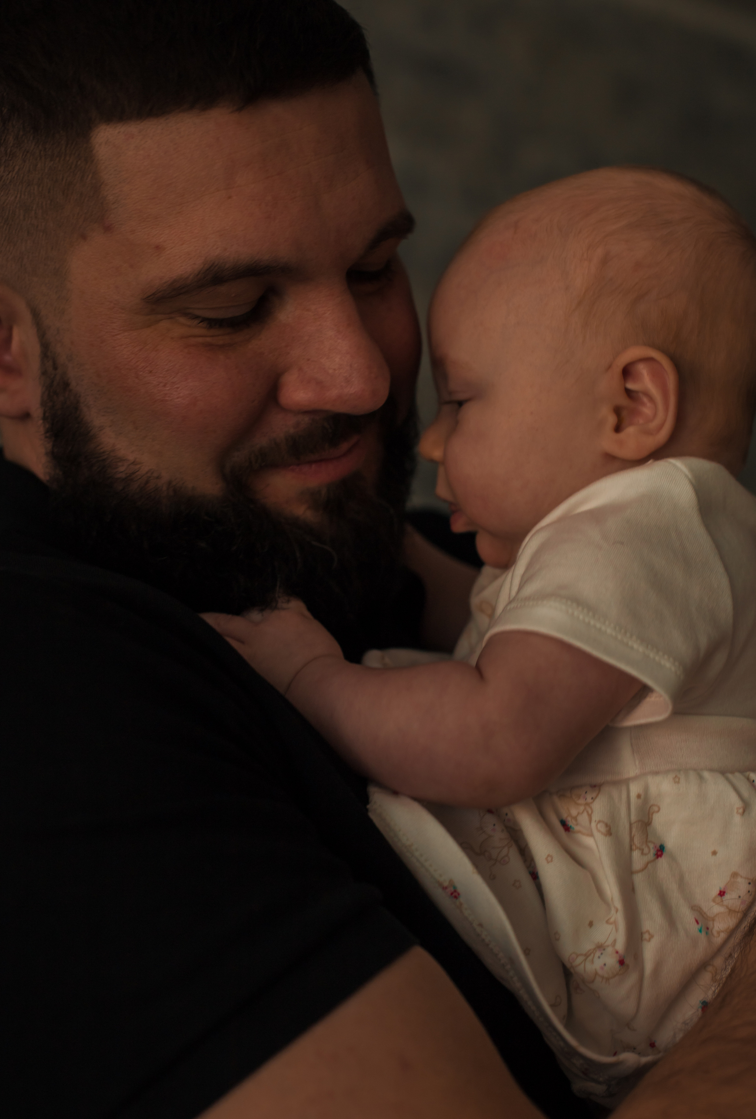 Аня и Антон с малышкой Полиной. Репортажный фотограф в Тюмени Татьяна Мужева