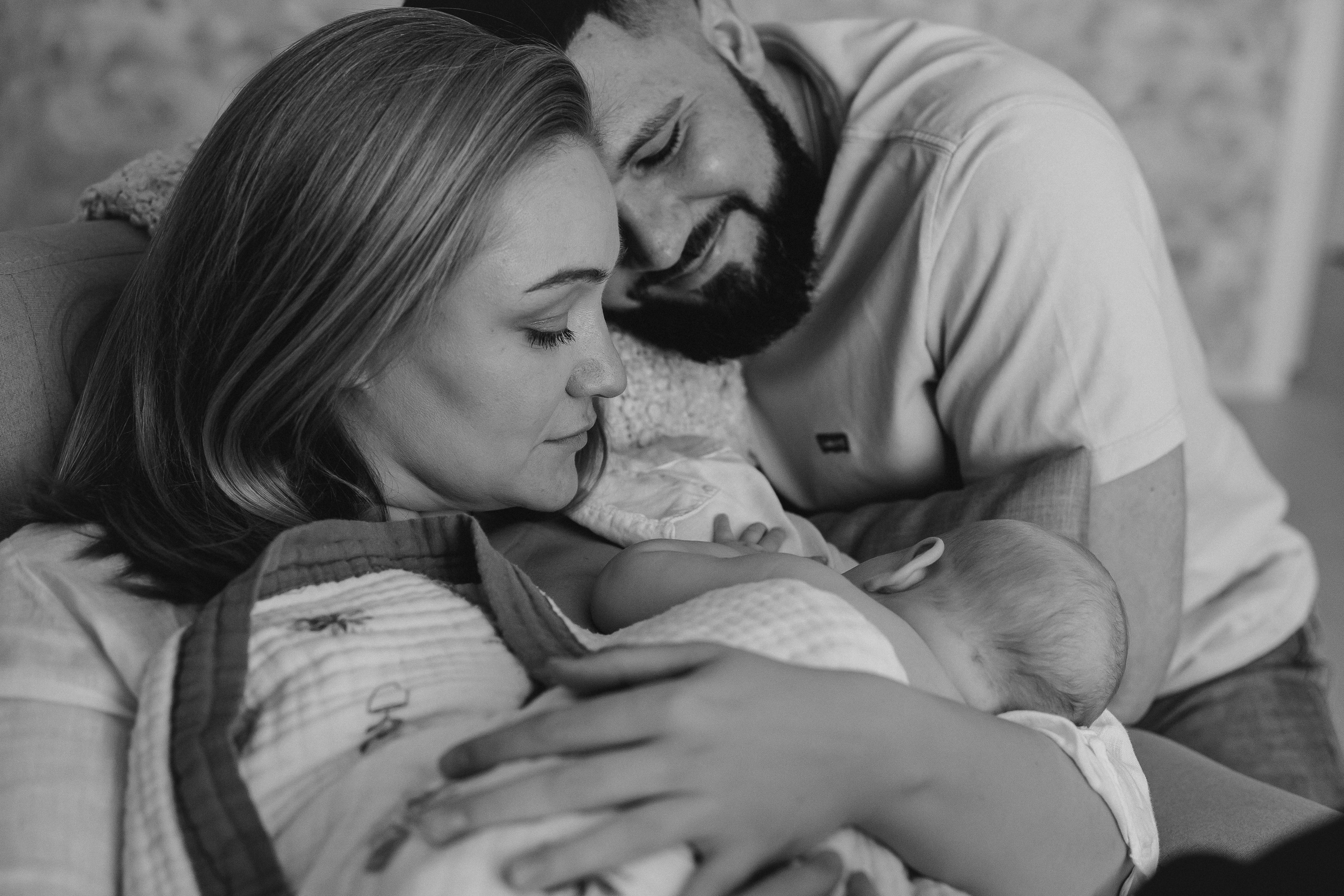 Аня и Антон с малышкой Полиной. Репортажный фотограф в Тюмени Татьяна Мужева