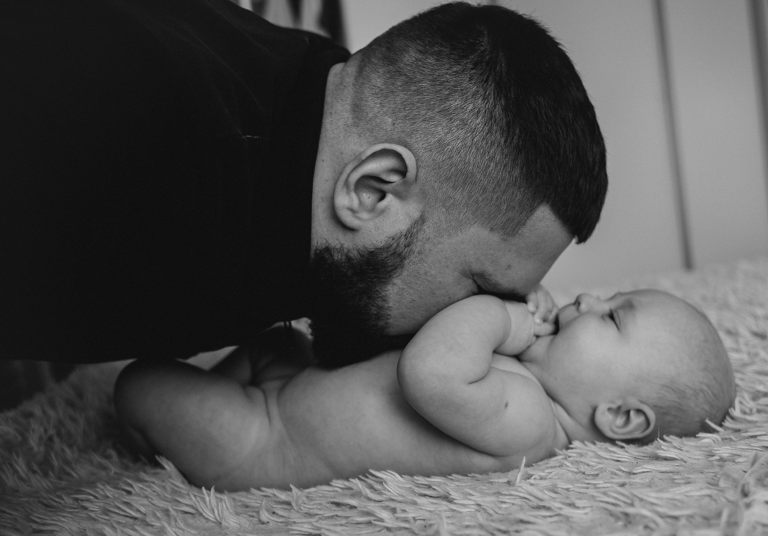 Аня и Антон с малышкой Полиной. Репортажный фотограф в Тюмени Татьяна Мужева