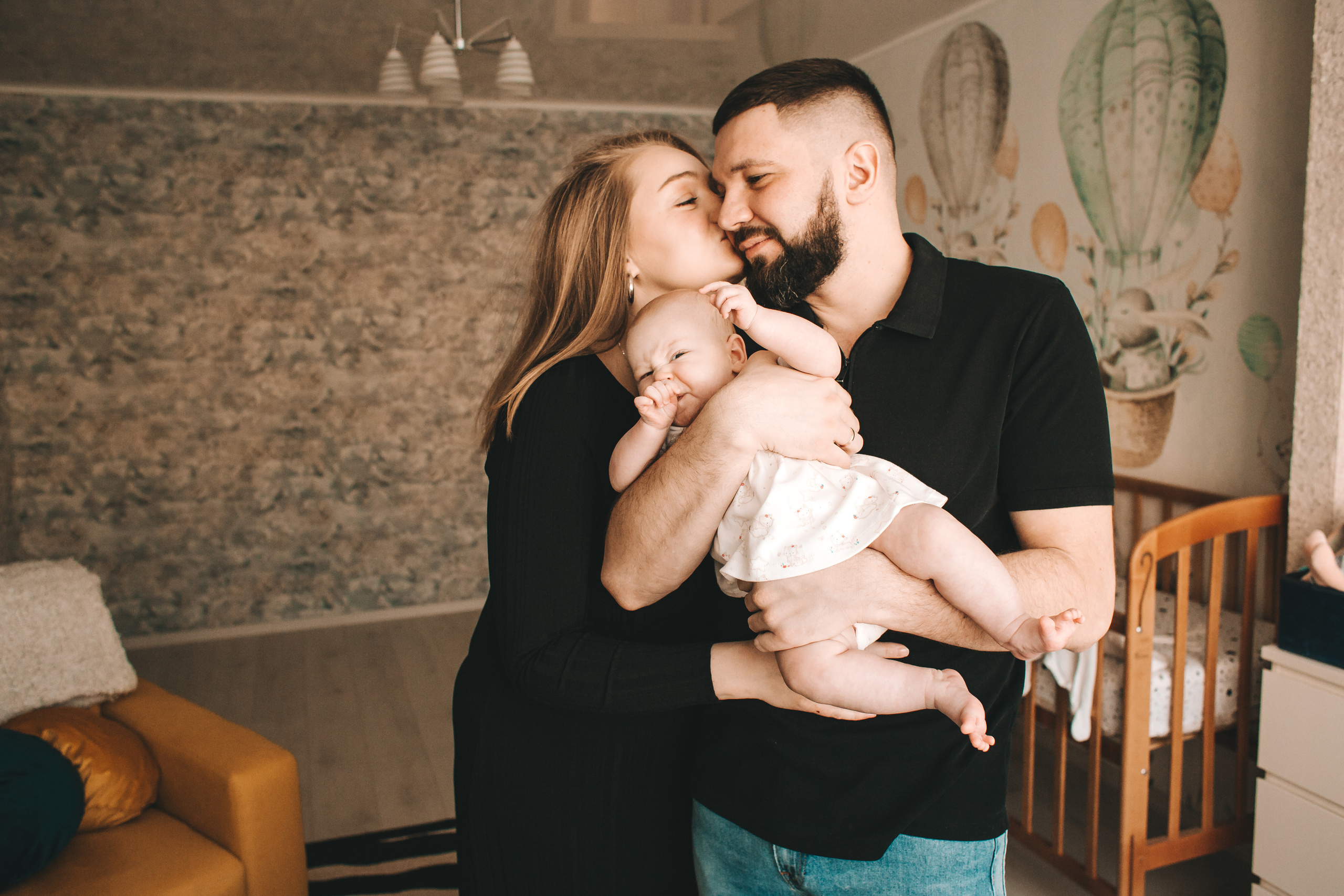 Аня и Антон с малышкой Полиной. Репортажный фотограф в Тюмени Татьяна Мужева