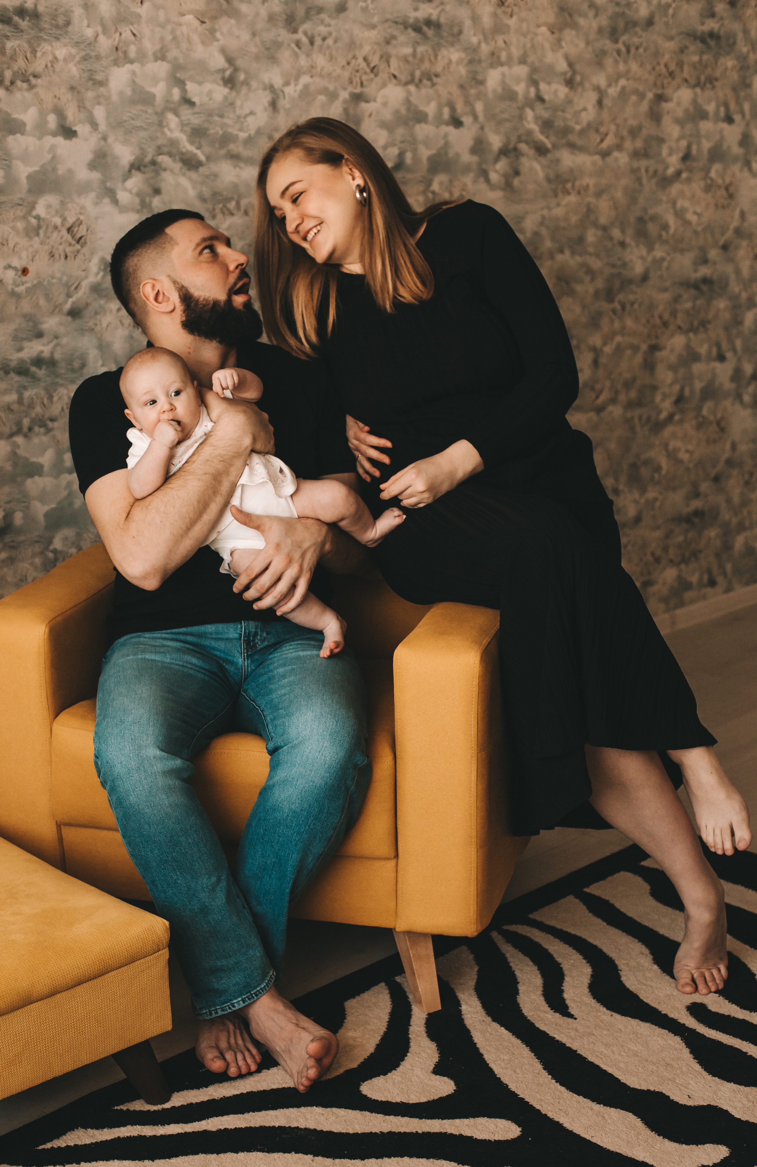 Аня и Антон с малышкой Полиной. Репортажный фотограф в Тюмени Татьяна Мужева