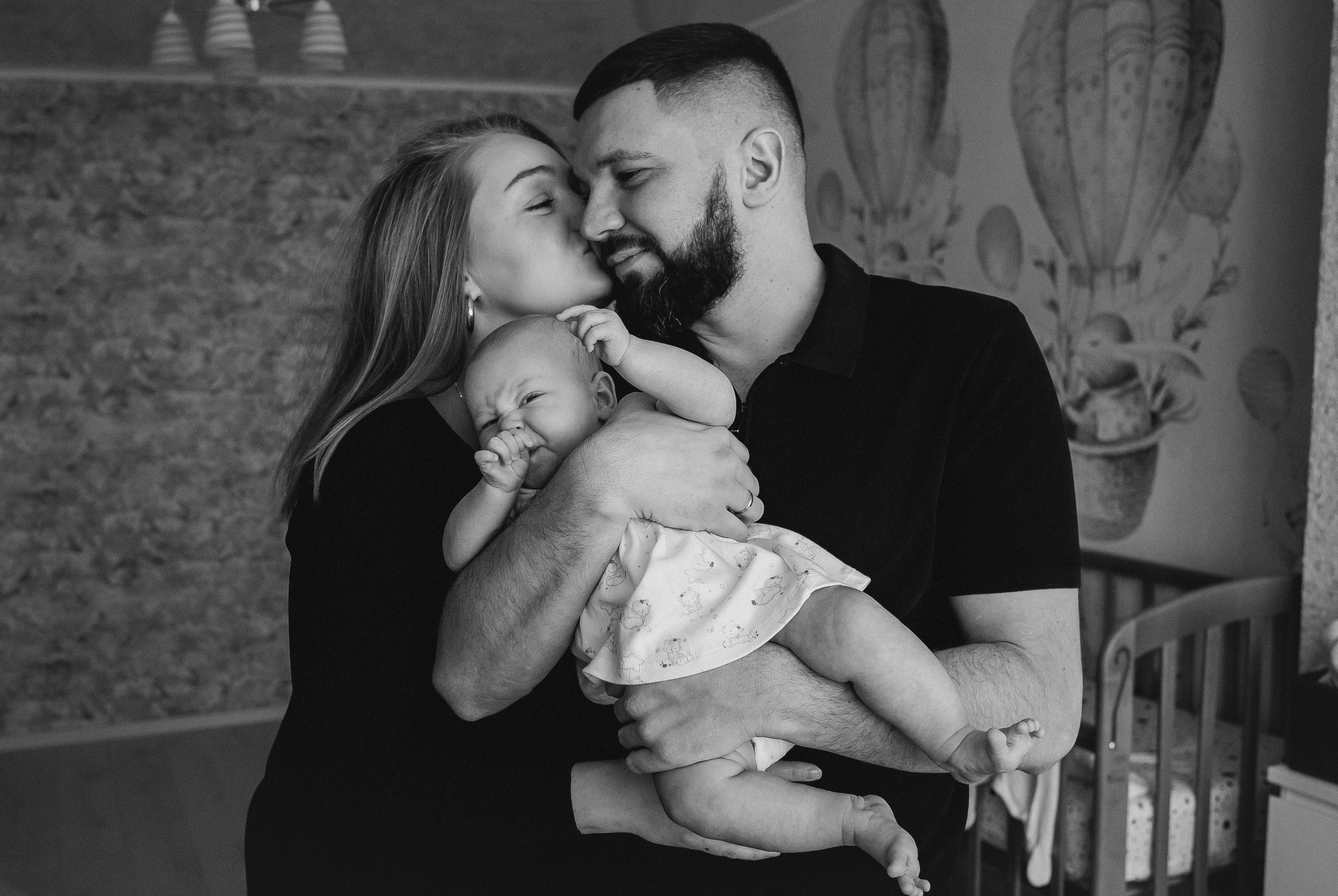 Аня и Антон с малышкой Полиной. Репортажный фотограф в Тюмени Татьяна Мужева