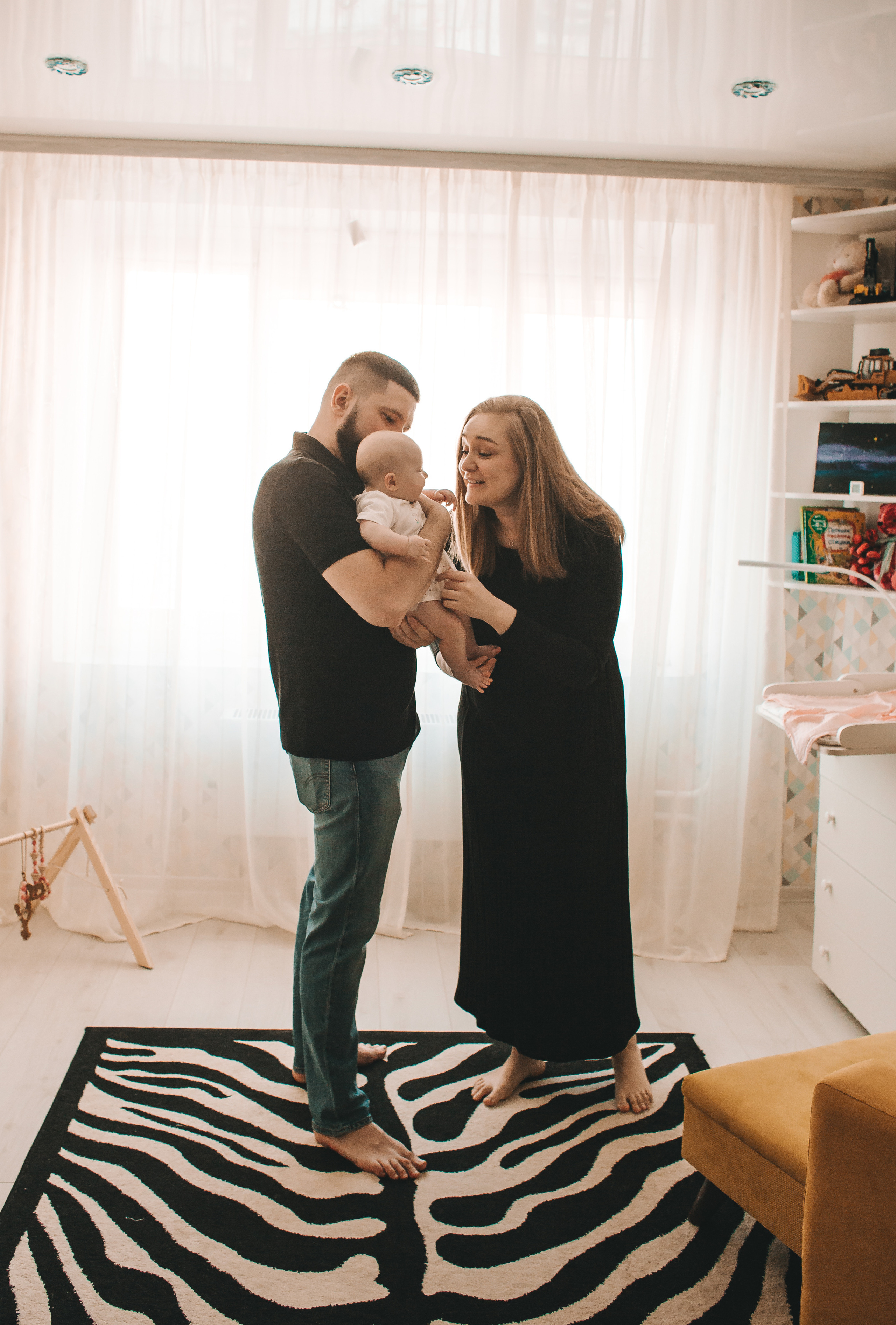 Аня и Антон с малышкой Полиной. Репортажный фотограф в Тюмени Татьяна Мужева