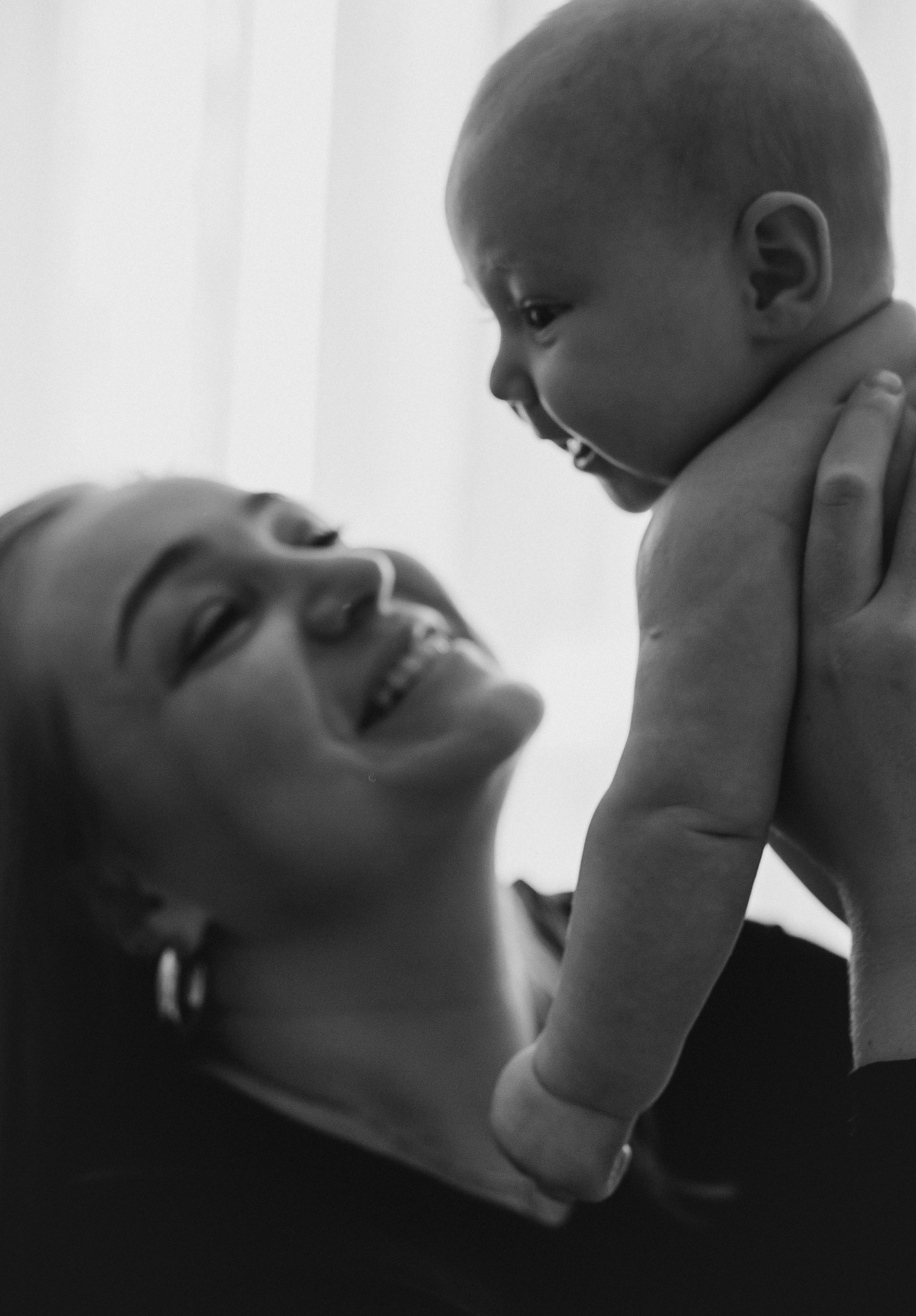 Аня и Антон с малышкой Полиной. Репортажный фотограф в Тюмени Татьяна Мужева